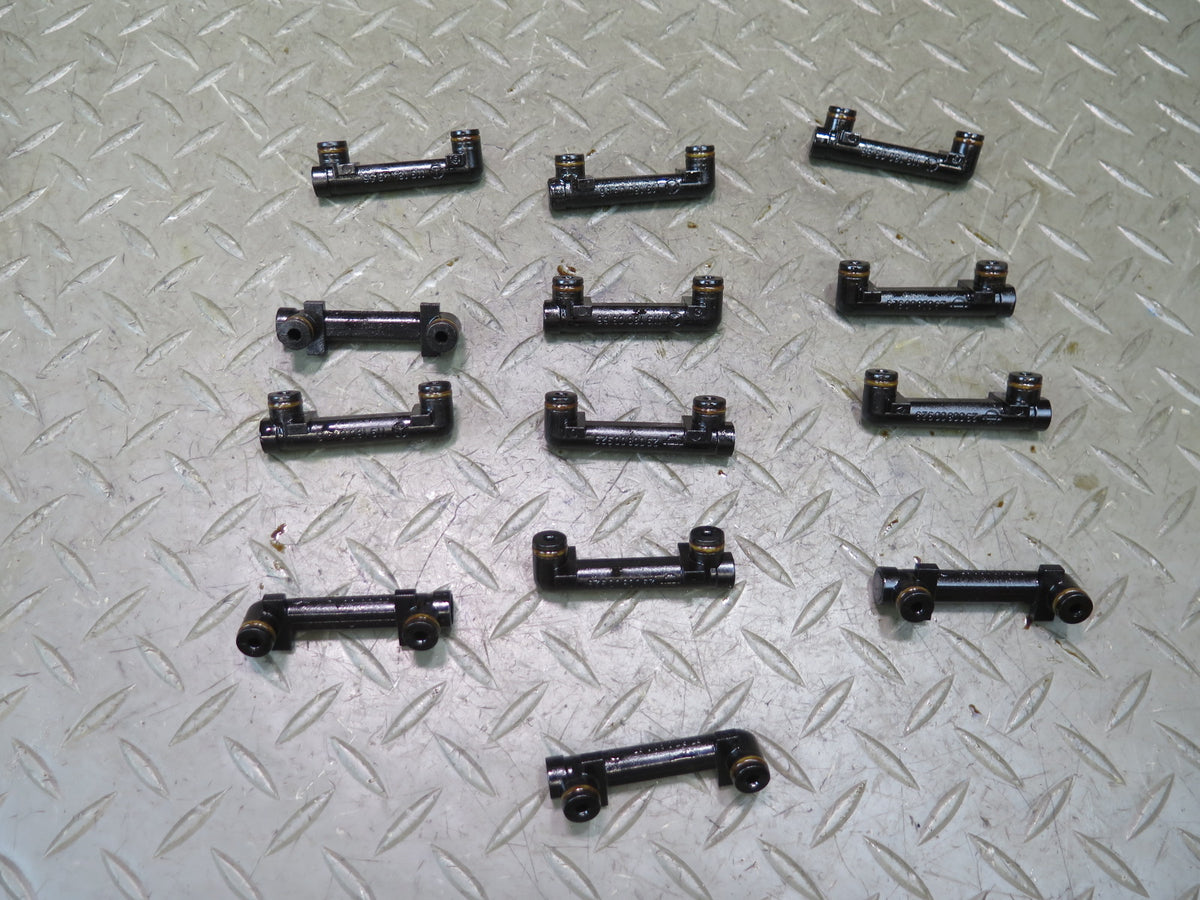 96-98 Mercedes R129 SL500 M119 Engine Motor Oil Connector Set 1191800366 OEM