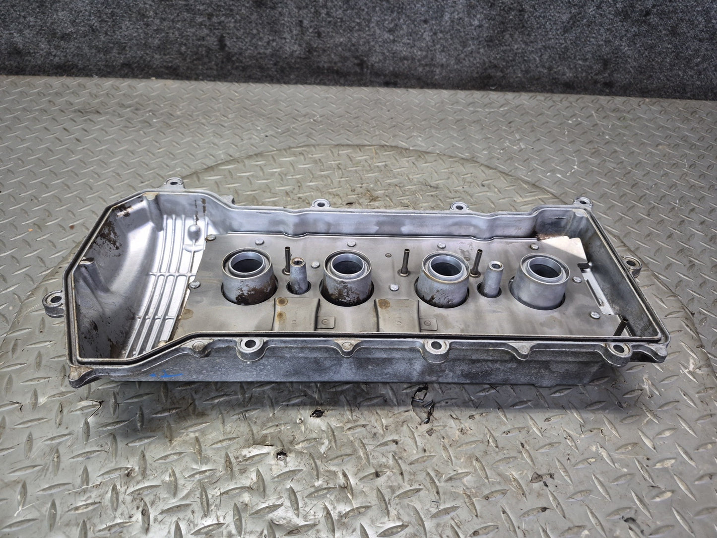 00-02 Toyota ZZW30L MR2 Spyder 1.8L 1ZZFE Engine Cylinder Head Cover w Cap OEM