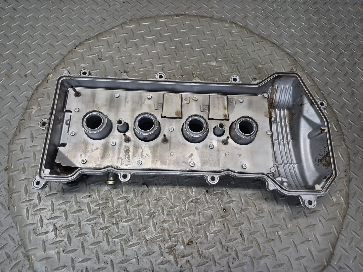 00-02 Toyota ZZW30L MR2 Spyder 1.8L 1ZZFE Engine Cylinder Head Cover w Cap OEM