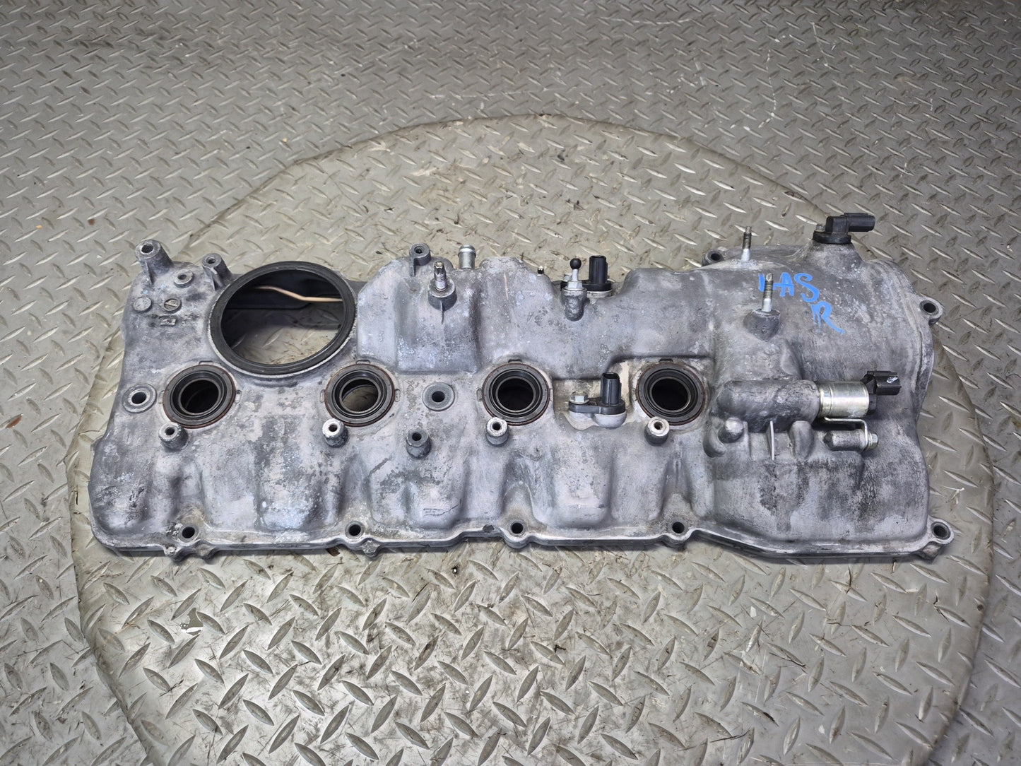 07-17 Lexus UVF46L LS600h LS460 Right Cylinder Head Valve Cover OEM