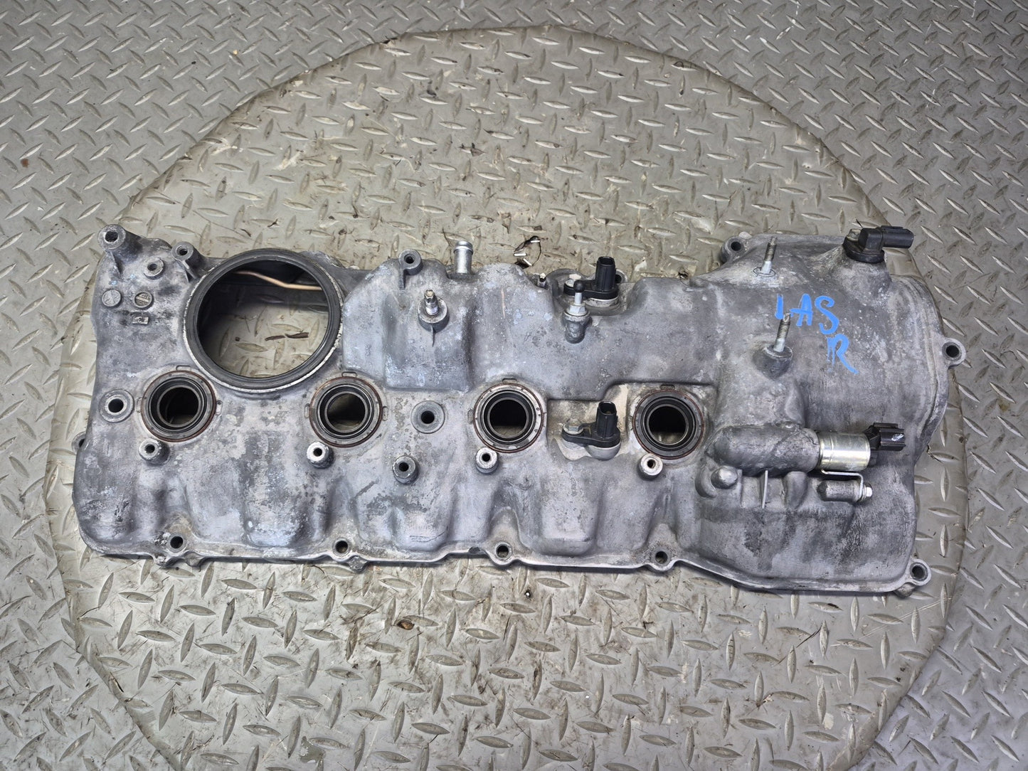 07-17 Lexus UVF46L LS600h LS460 Right Cylinder Head Valve Cover OEM