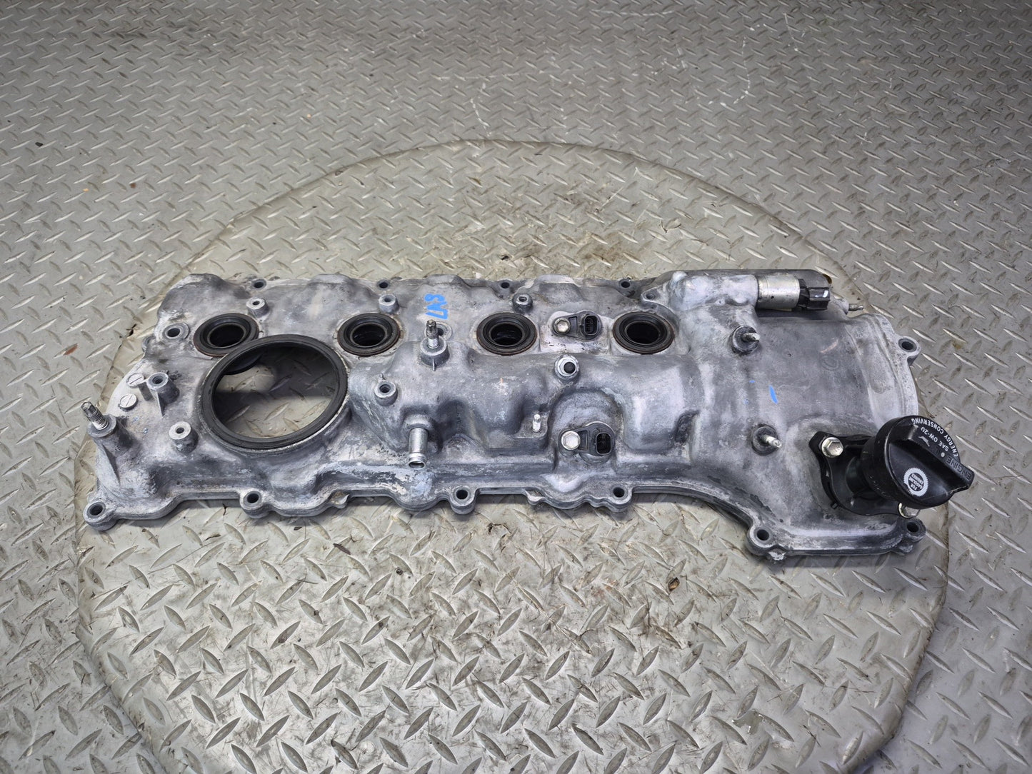 07-17 Lexus UVF46L LS600h LS460 Left Cylinder Head Valve Cover OEM