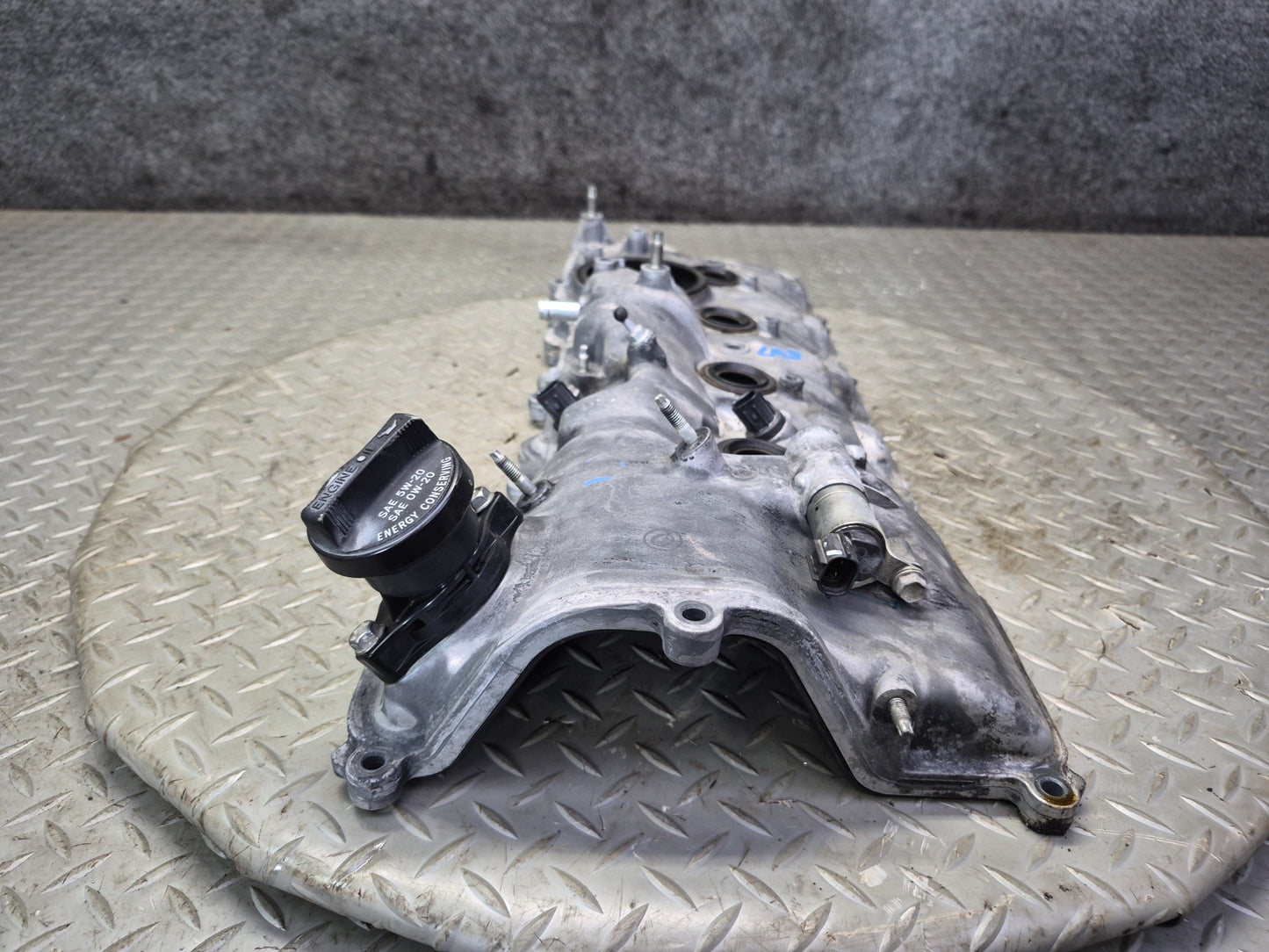 07-17 Lexus UVF46L LS600h LS460 Left Cylinder Head Valve Cover OEM