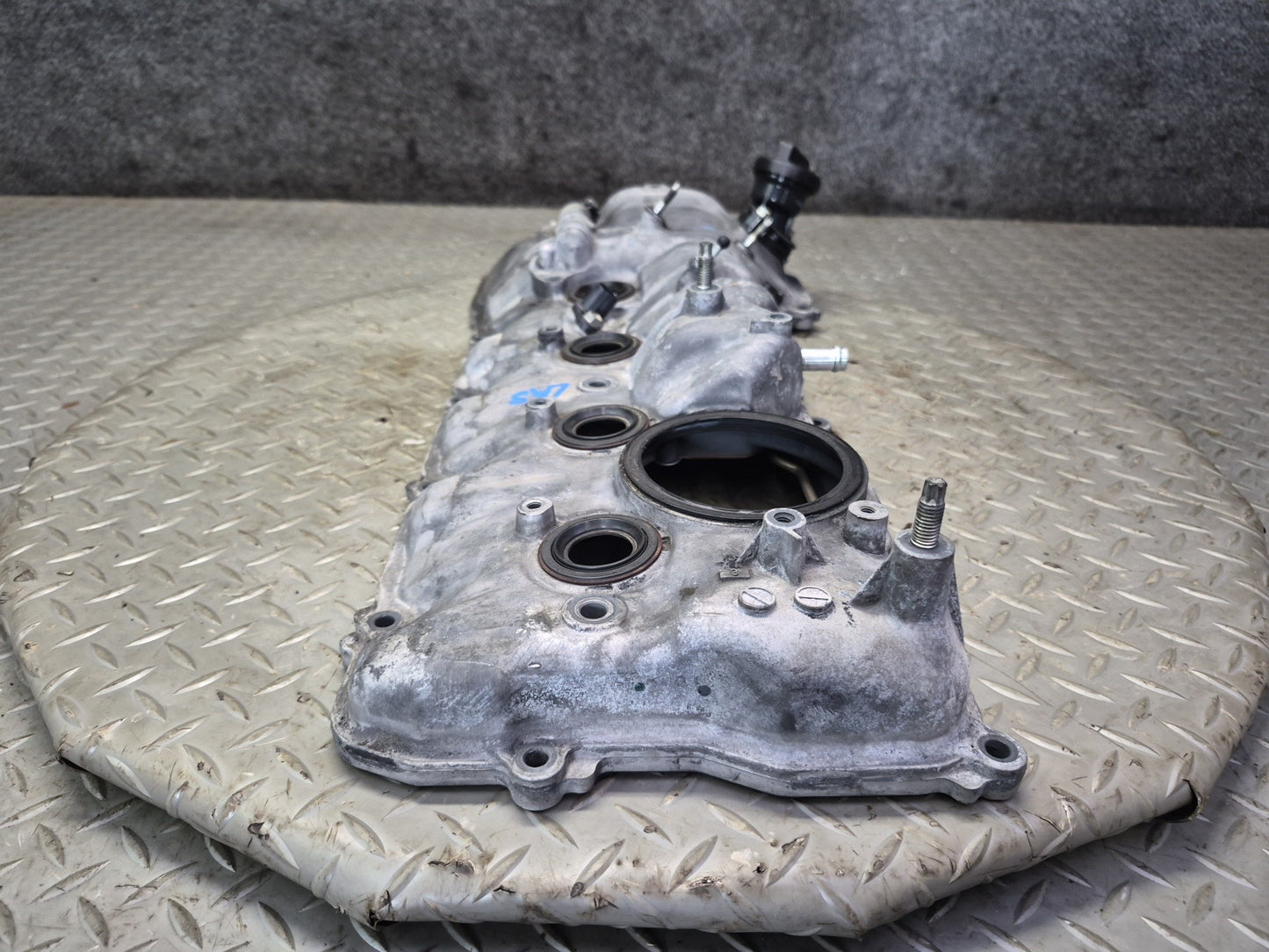 07-17 Lexus UVF46L LS600h LS460 Left Cylinder Head Valve Cover OEM