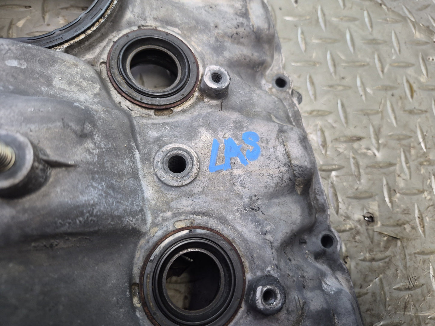 07-17 Lexus UVF46L LS600h LS460 Left Cylinder Head Valve Cover OEM