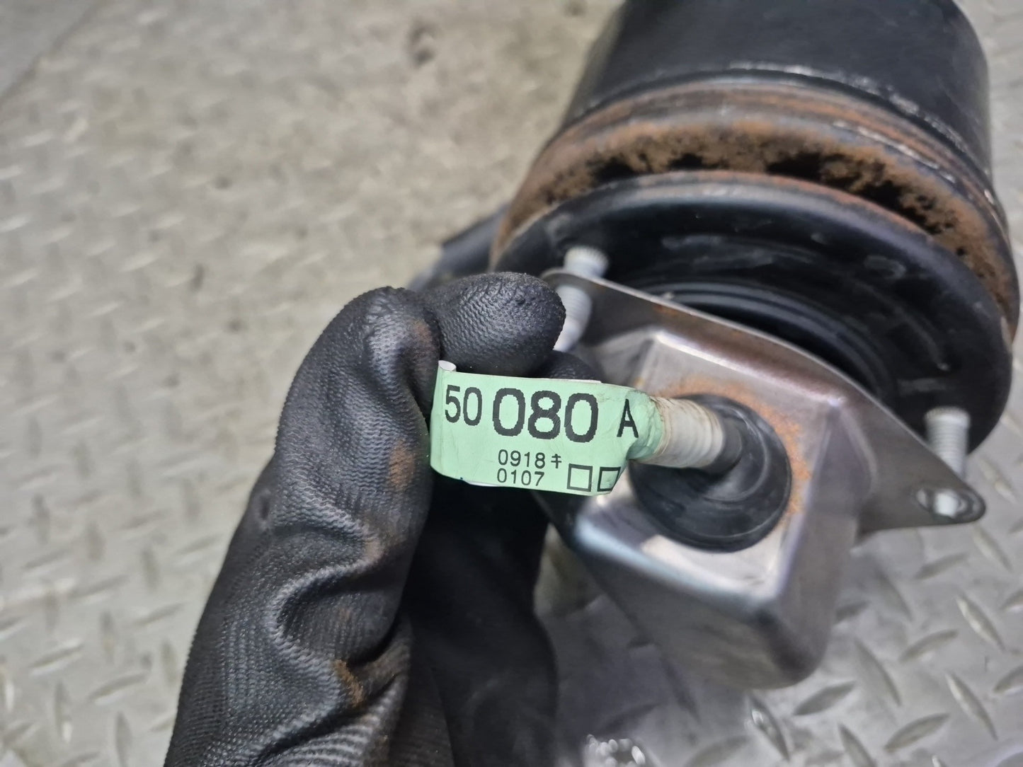 2008 Lexus LS600hL AWD Rear Left KYB Air Shock Strut Spring 48090-50200 OEM