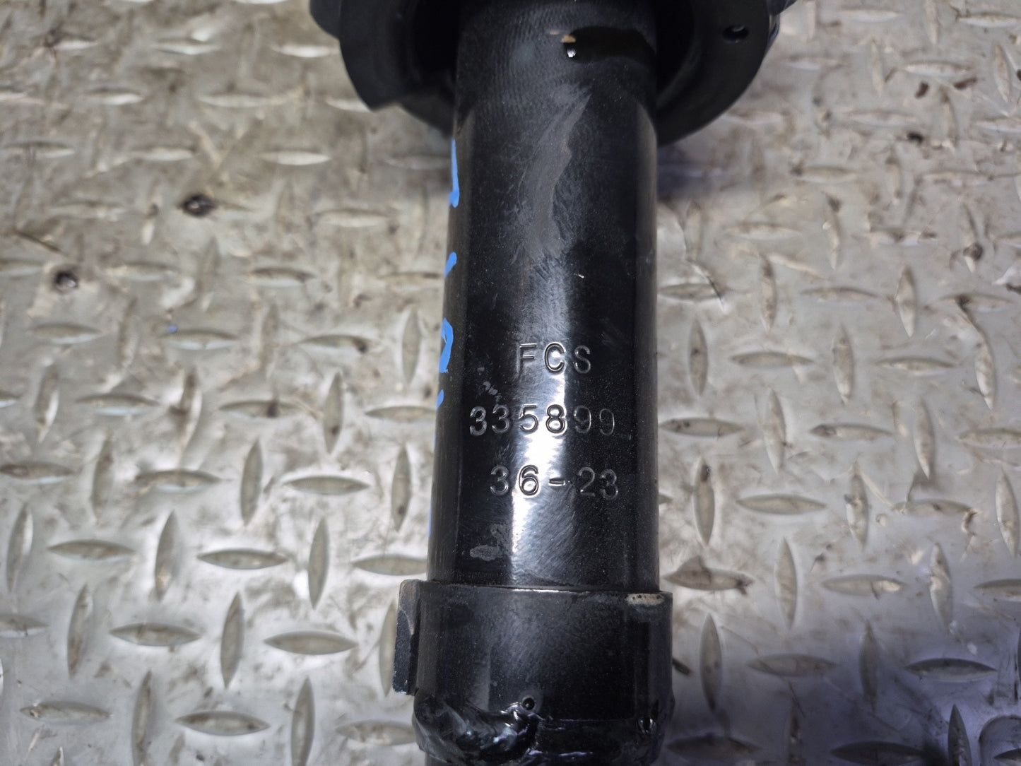 08-17 Lexus LS600h AWD Set of 2 FCS Front Strut Shock Absorber w Forks