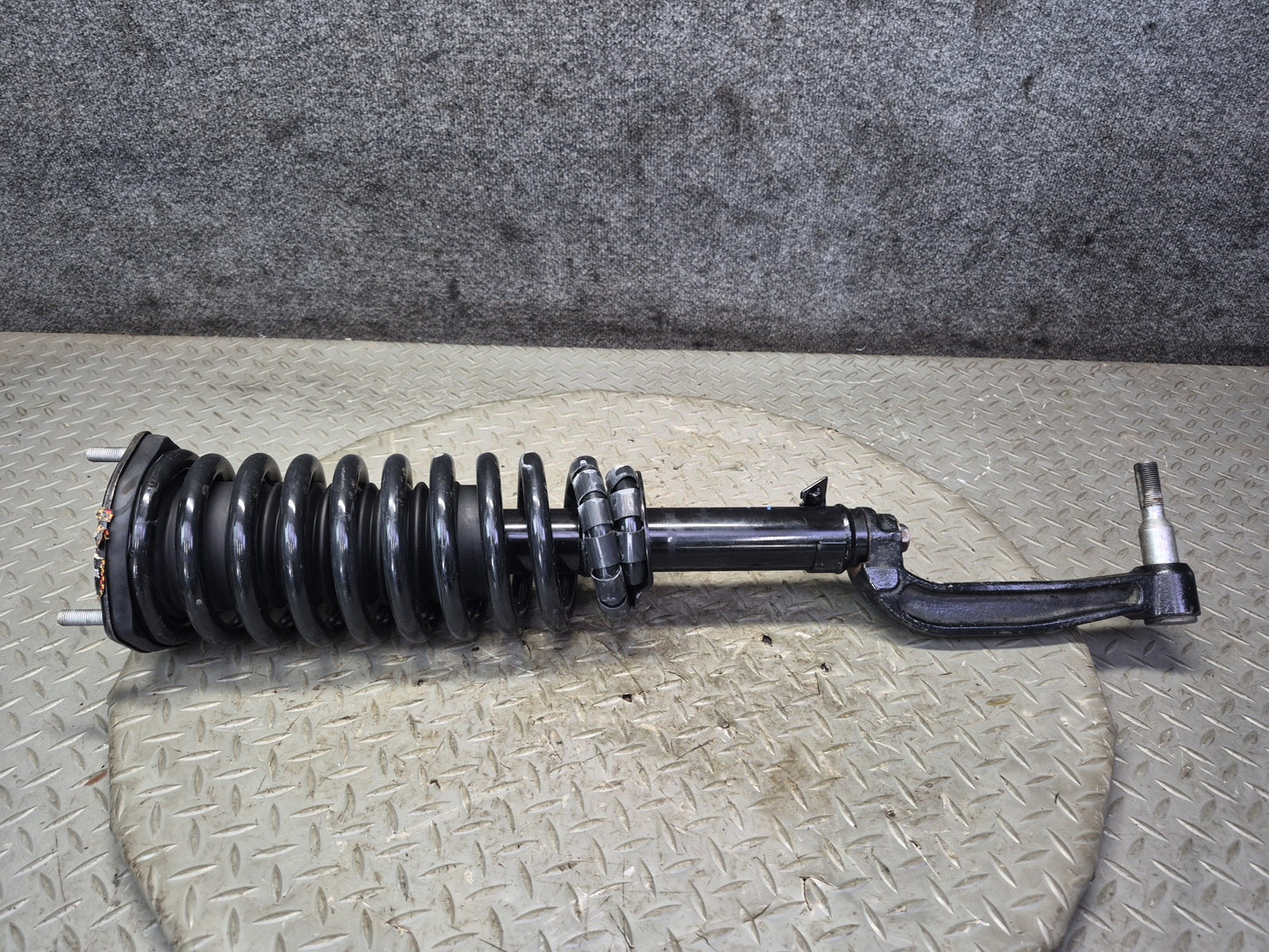 08-17 Lexus LS600h AWD Set of 2 FCS Front Strut Shock Absorber w Forks
