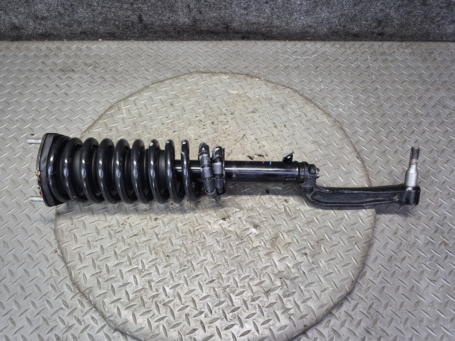 08-17 Lexus LS600h AWD Set of 2 FCS Front Strut Shock Absorber w Forks