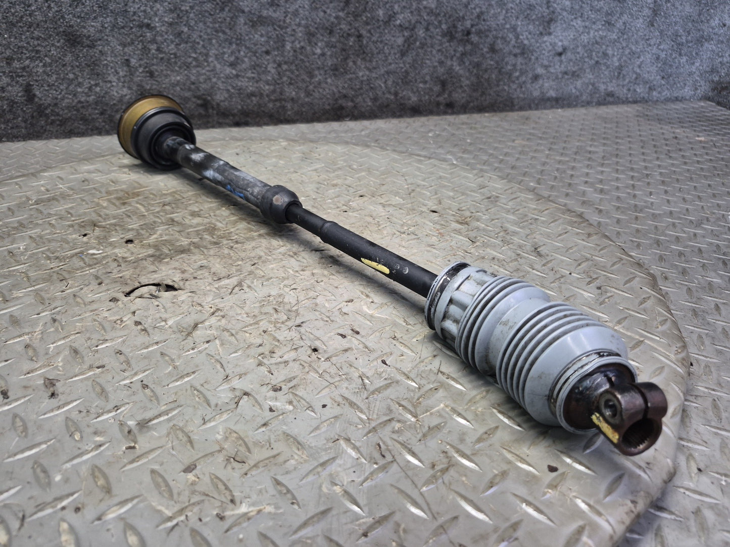 07-17 Lexus UVF46L LS600h LS460 Steering Column Intermediate Linkage Shaft OEM