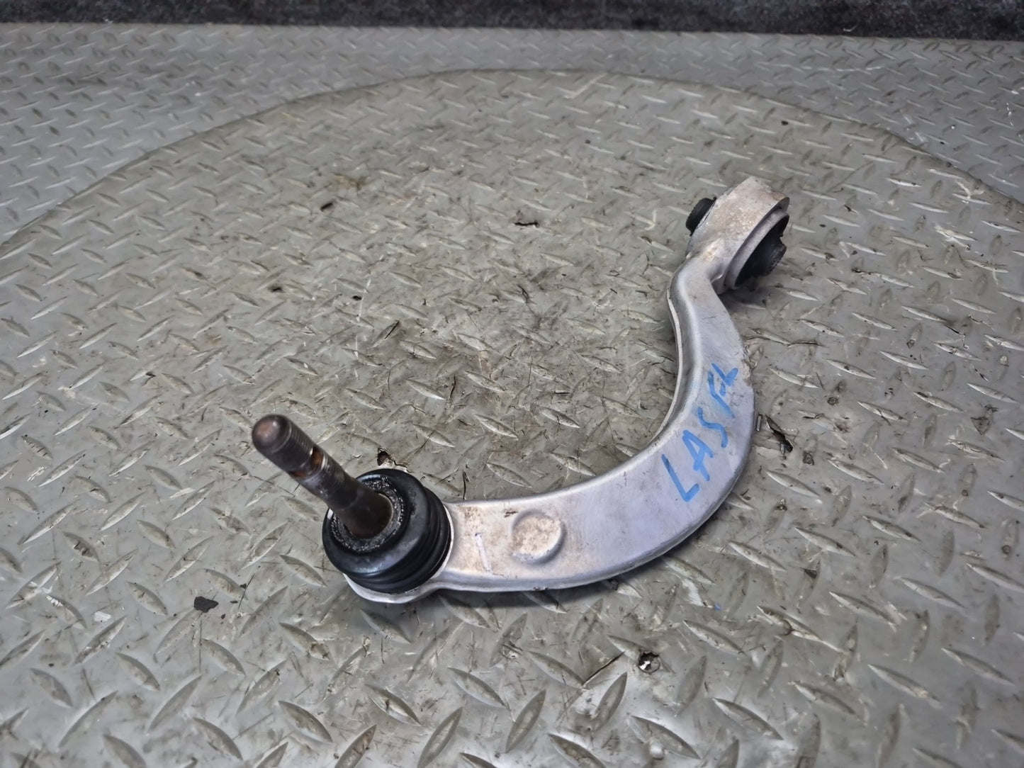 07-12 Lexus UVF46L LS600h LS460 AWD Set of 2 Front Left Upper Control Arm OEM