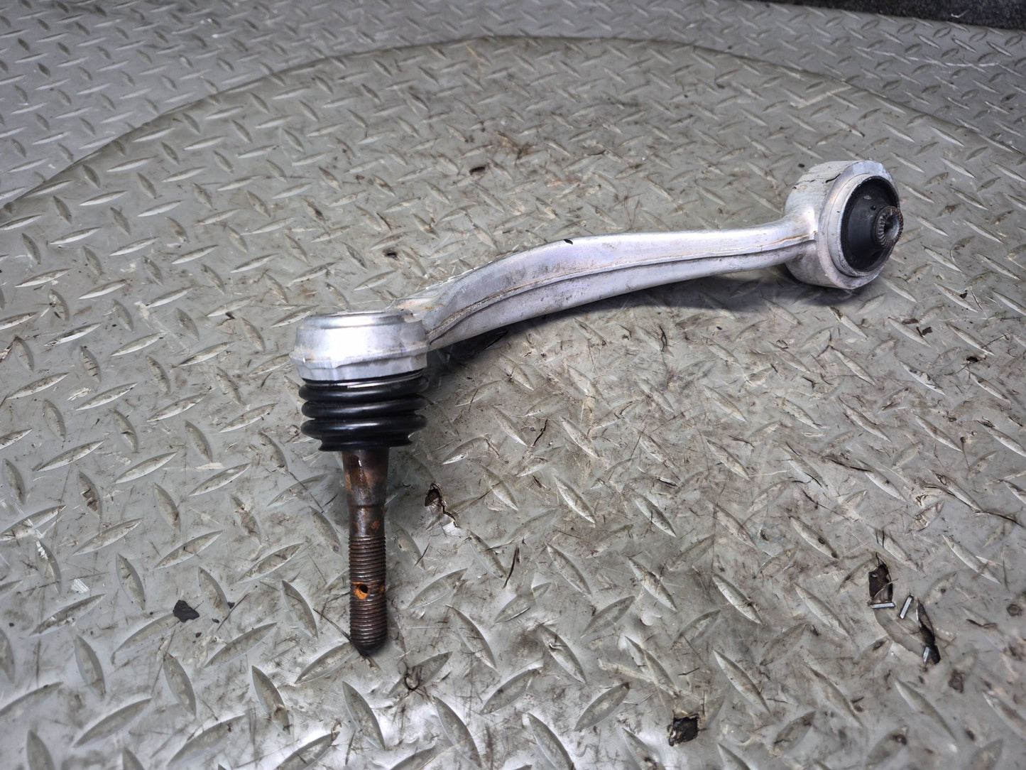 07-12 Lexus UVF46L LS600h LS460 AWD Set of 2 Front Left Upper Control Arm OEM