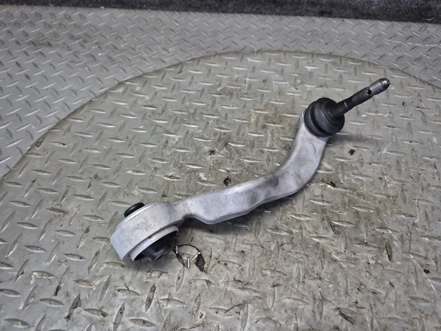 07-12 Lexus UVF46L LS600h LS460 AWD Set of 2 Front Left Upper Control Arm OEM