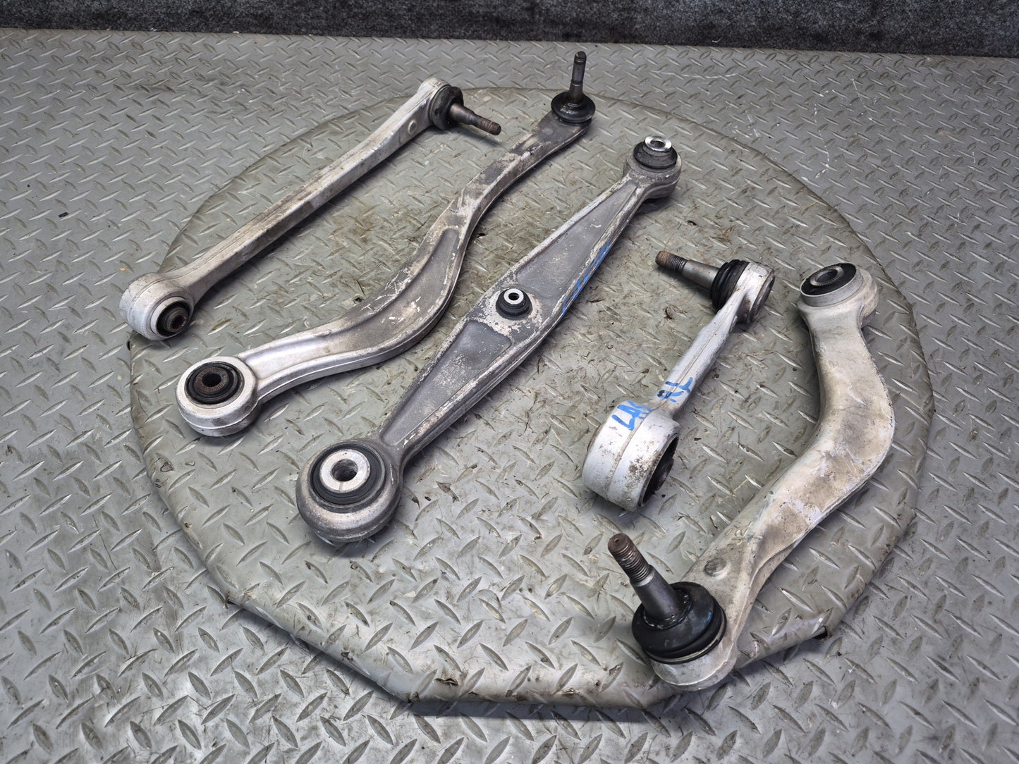 07-17 Lexus UVF46L LS600h LS460 AWD Rear Left Upper & Lower Control Arm Set OEM