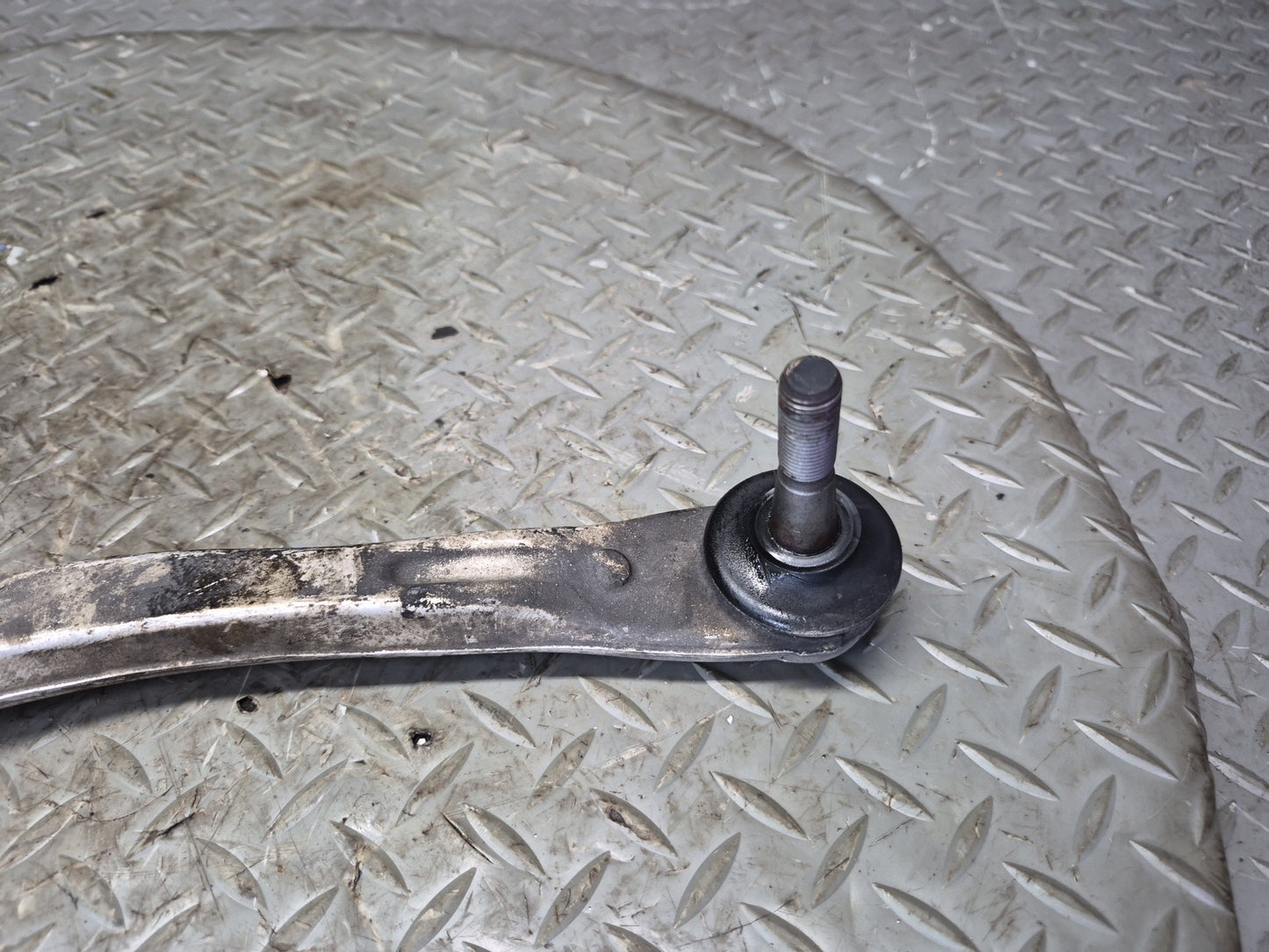 07-17 Lexus UVF46L LS600h LS460 AWD Rear Left Upper & Lower Control Arm Set OEM
