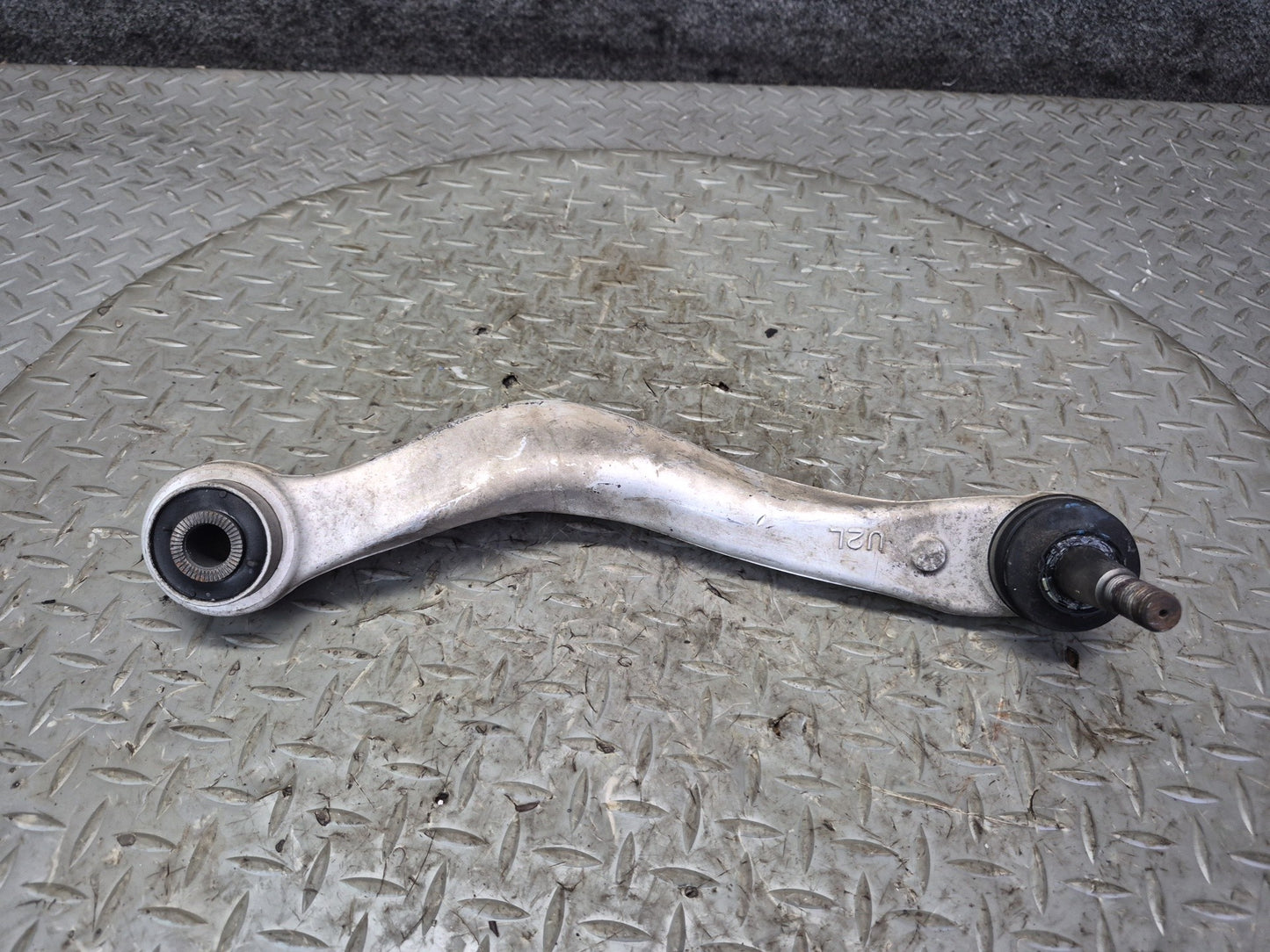 07-17 Lexus UVF46L LS600h LS460 AWD Rear Left Upper & Lower Control Arm Set OEM