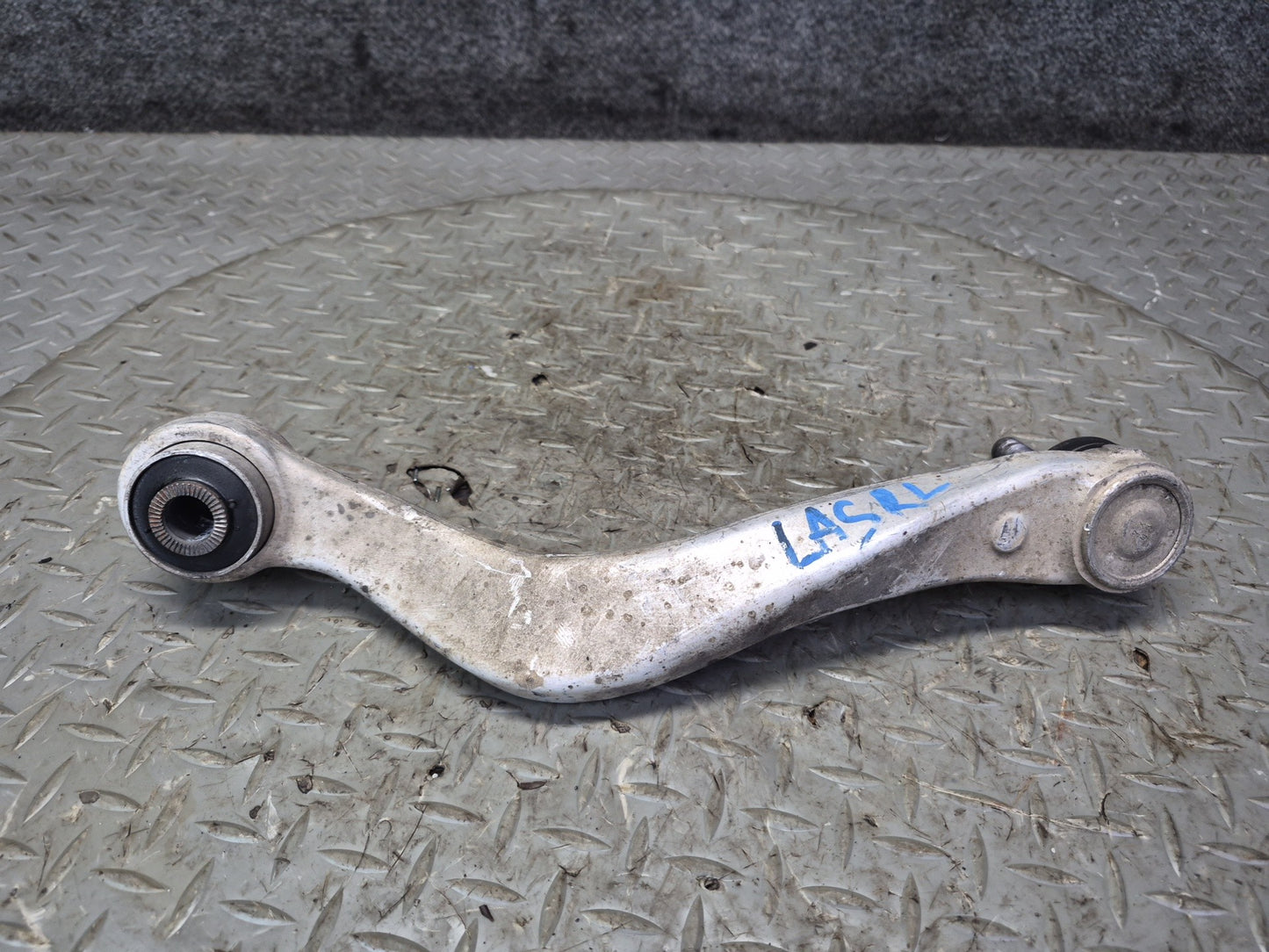 07-17 Lexus UVF46L LS600h LS460 AWD Rear Left Upper & Lower Control Arm Set OEM