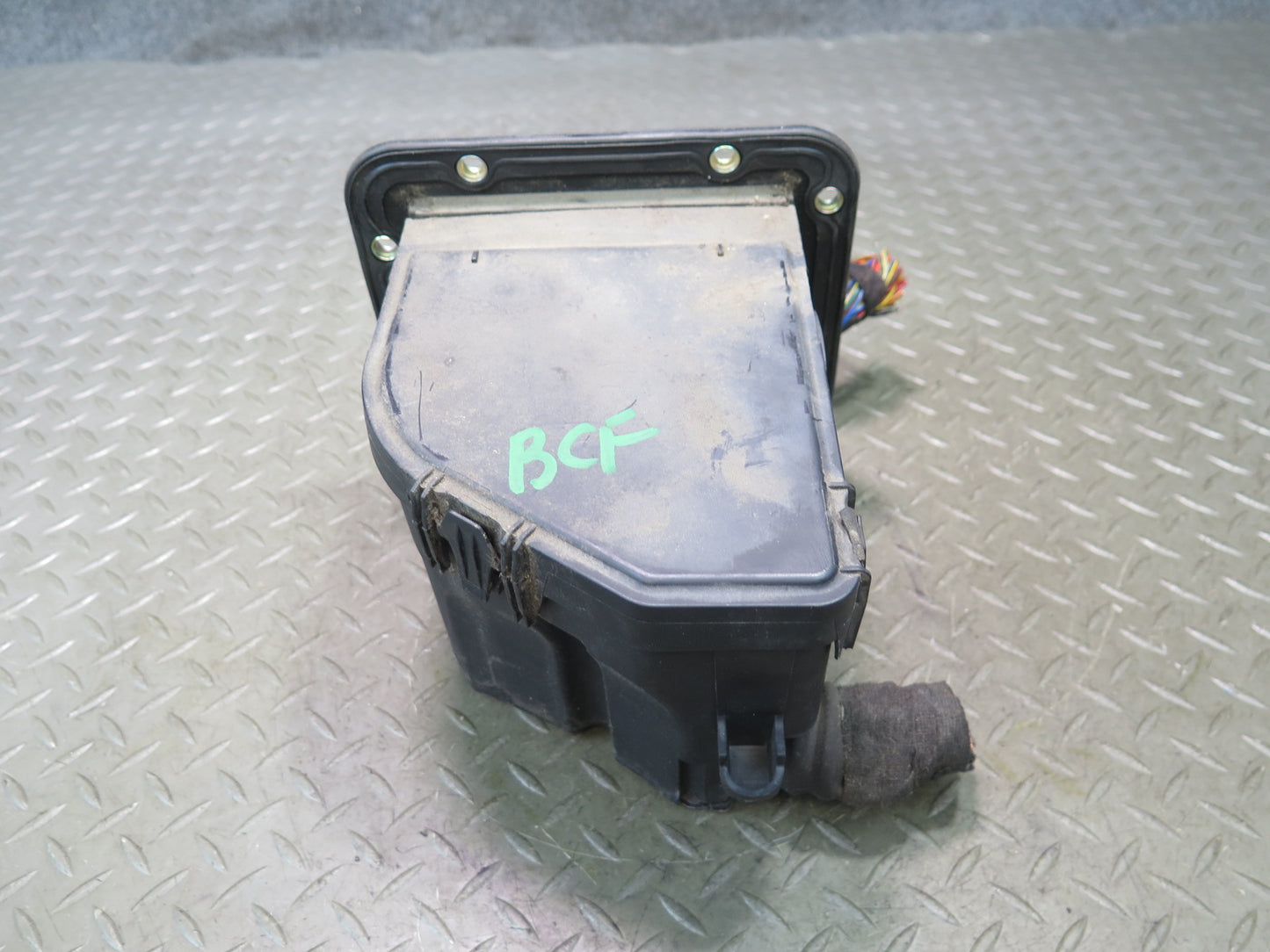 03-10 Bentley Continental GT Engine Bay Fuse Relay Box Module