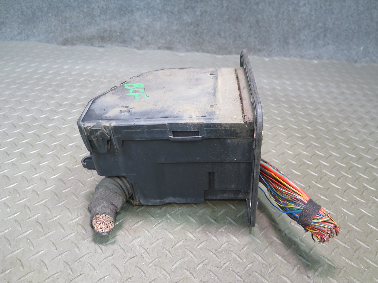03-10 Bentley Continental GT Engine Bay Fuse Relay Box Module