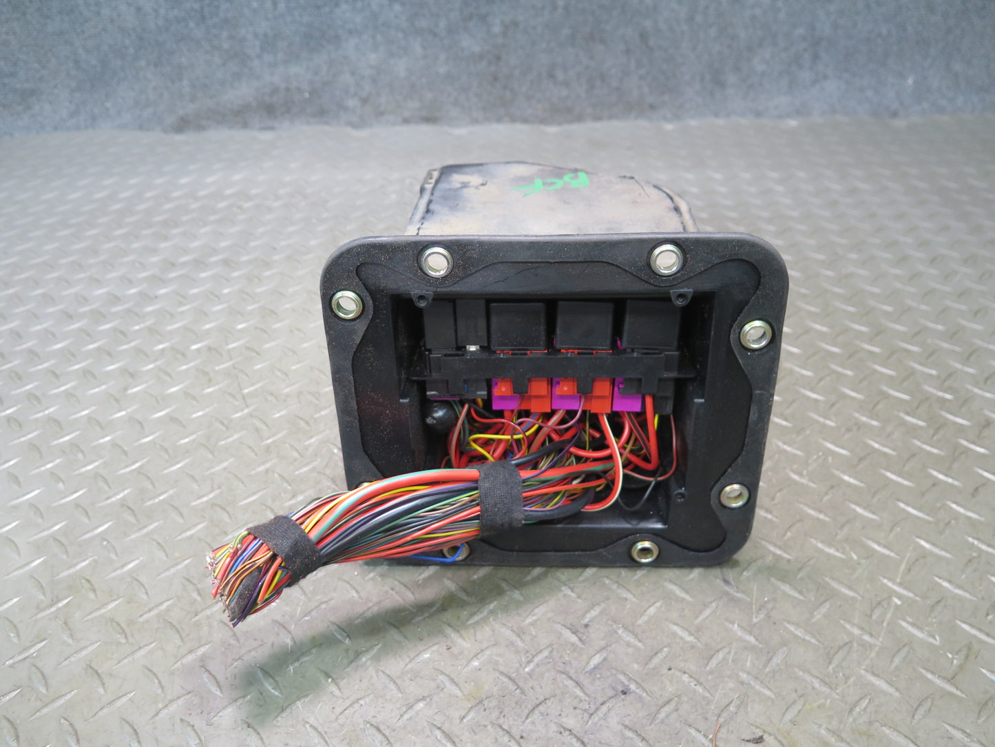 03-10 Bentley Continental GT Engine Bay Fuse Relay Box Module