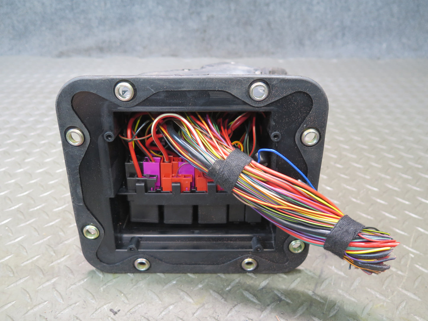 03-10 Bentley Continental GT Engine Bay Fuse Relay Box Module