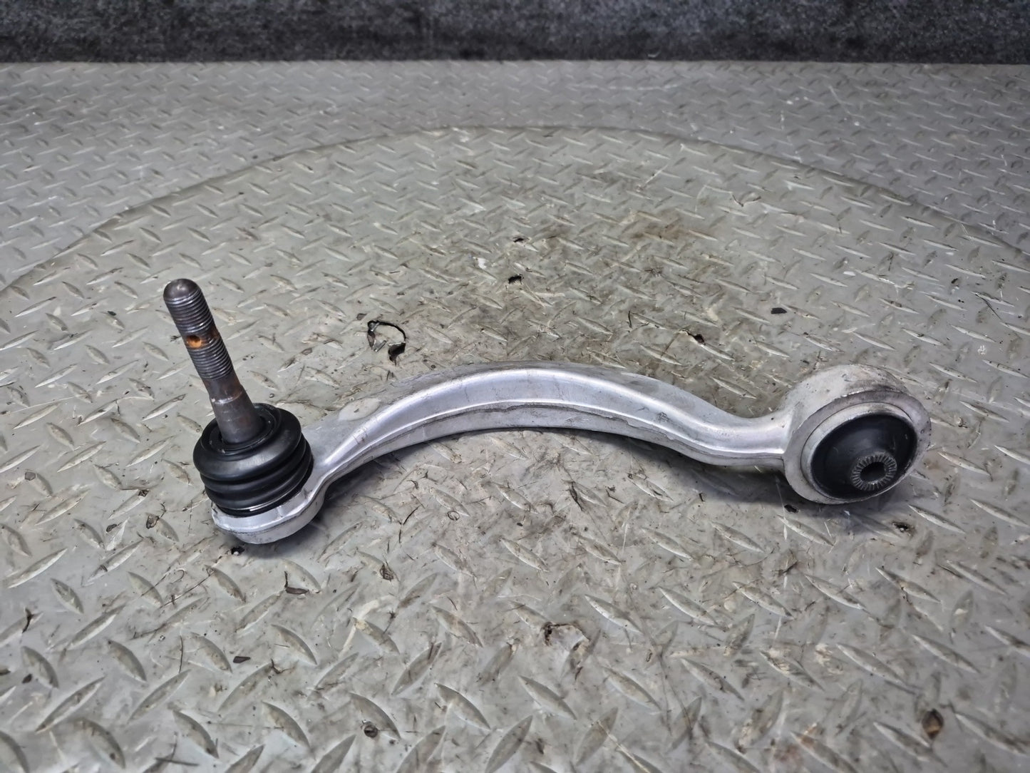 07-12 Lexus UVF46L LS600h LS460 Set of 2 Front Right Upper Control Arm OEM