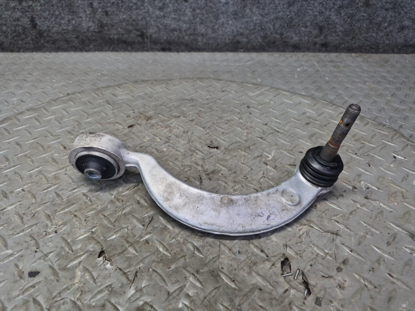 07-12 Lexus UVF46L LS600h LS460 Set of 2 Front Right Upper Control Arm OEM