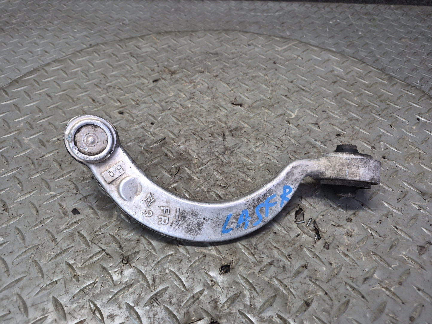 07-12 Lexus UVF46L LS600h LS460 Set of 2 Front Right Upper Control Arm OEM