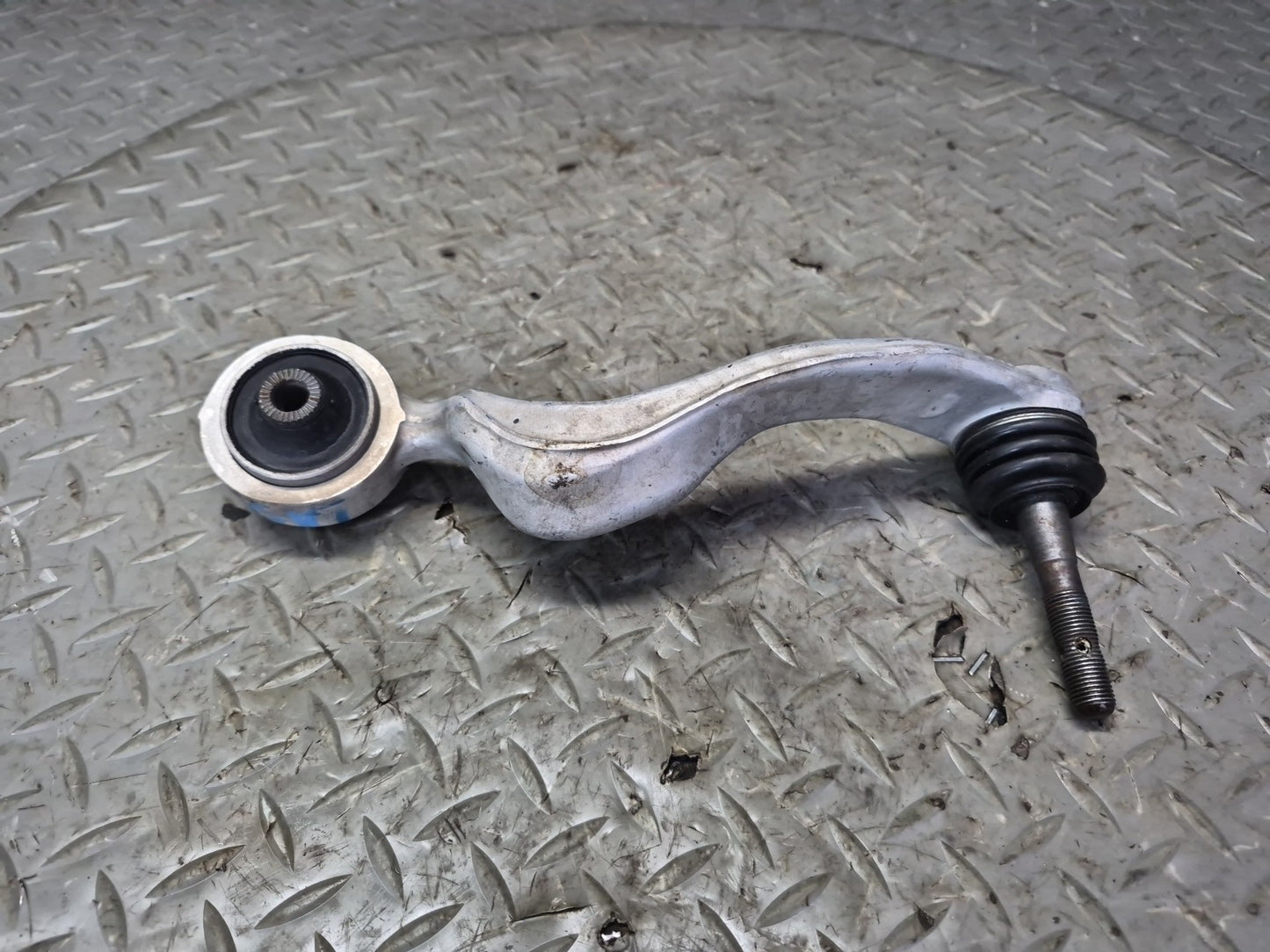 07-12 Lexus UVF46L LS600h LS460 Set of 2 Front Right Upper Control Arm OEM