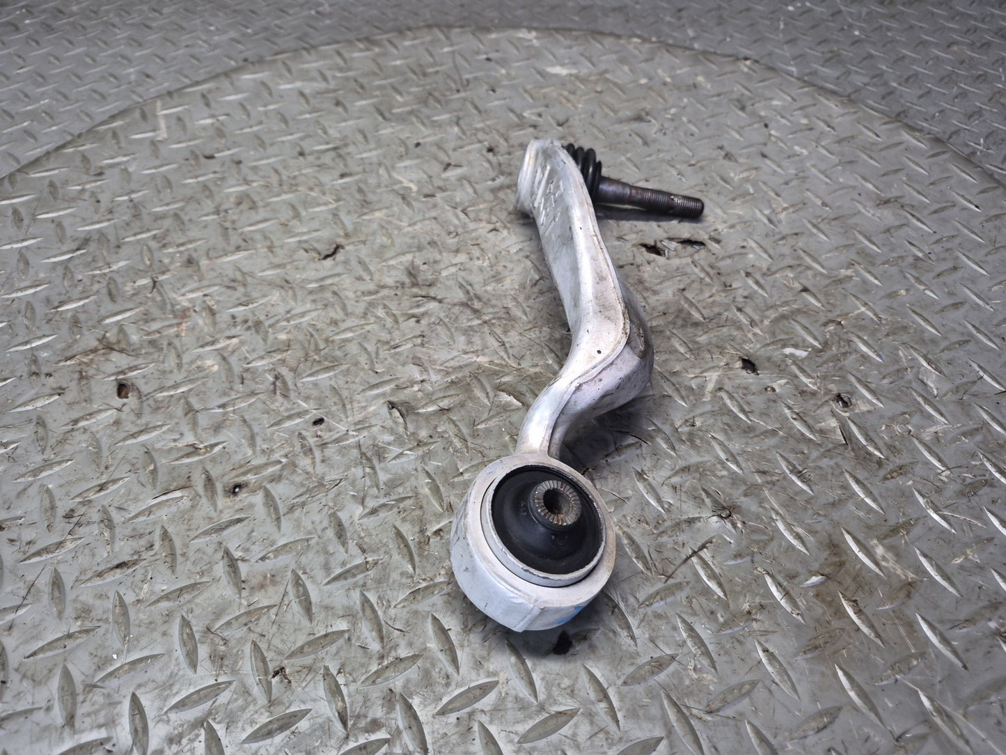 07-12 Lexus UVF46L LS600h LS460 Set of 2 Front Right Upper Control Arm OEM