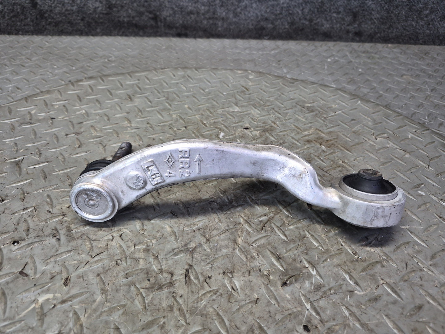 07-12 Lexus UVF46L LS600h LS460 Set of 2 Front Right Upper Control Arm OEM