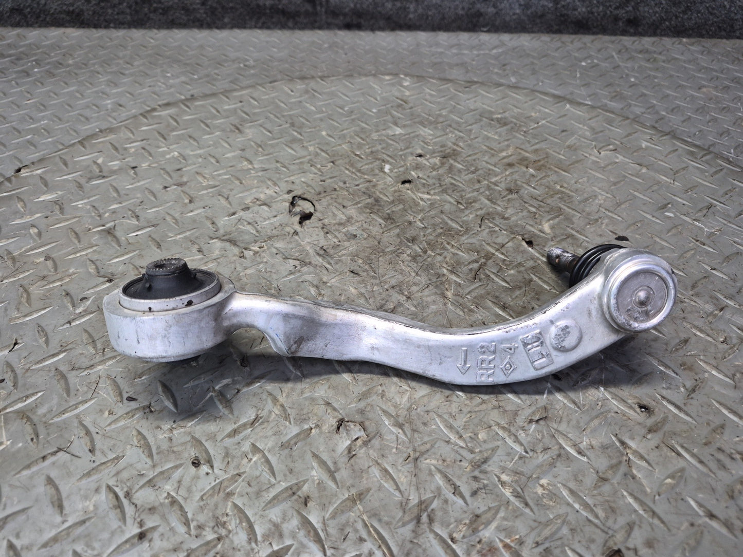 07-12 Lexus UVF46L LS600h LS460 Set of 2 Front Right Upper Control Arm OEM