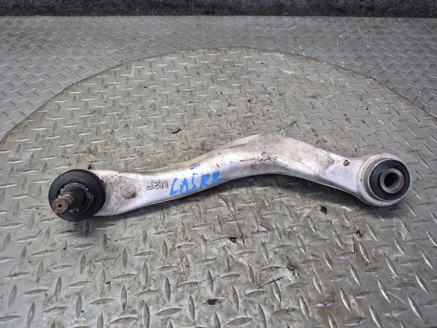 07-17 Lexus UVF46L LS600h LS460 AWD Rear Right Upper & Lower Control Arm Set OEM