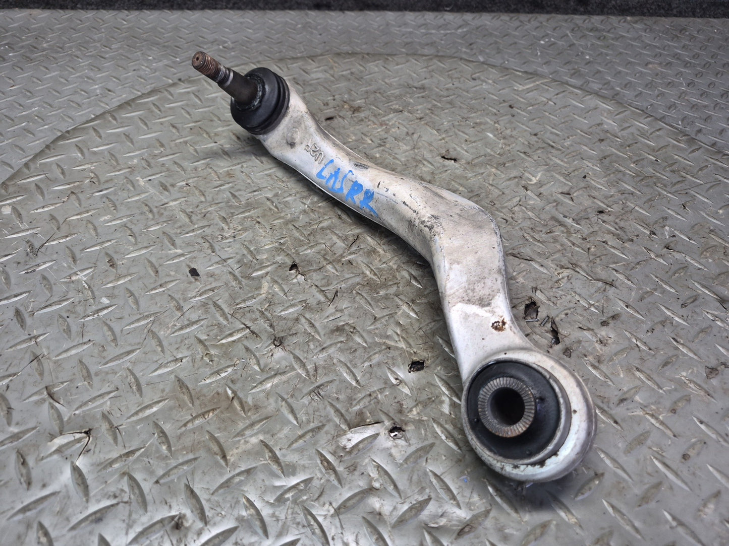 07-17 Lexus UVF46L LS600h LS460 AWD Rear Right Upper & Lower Control Arm Set OEM