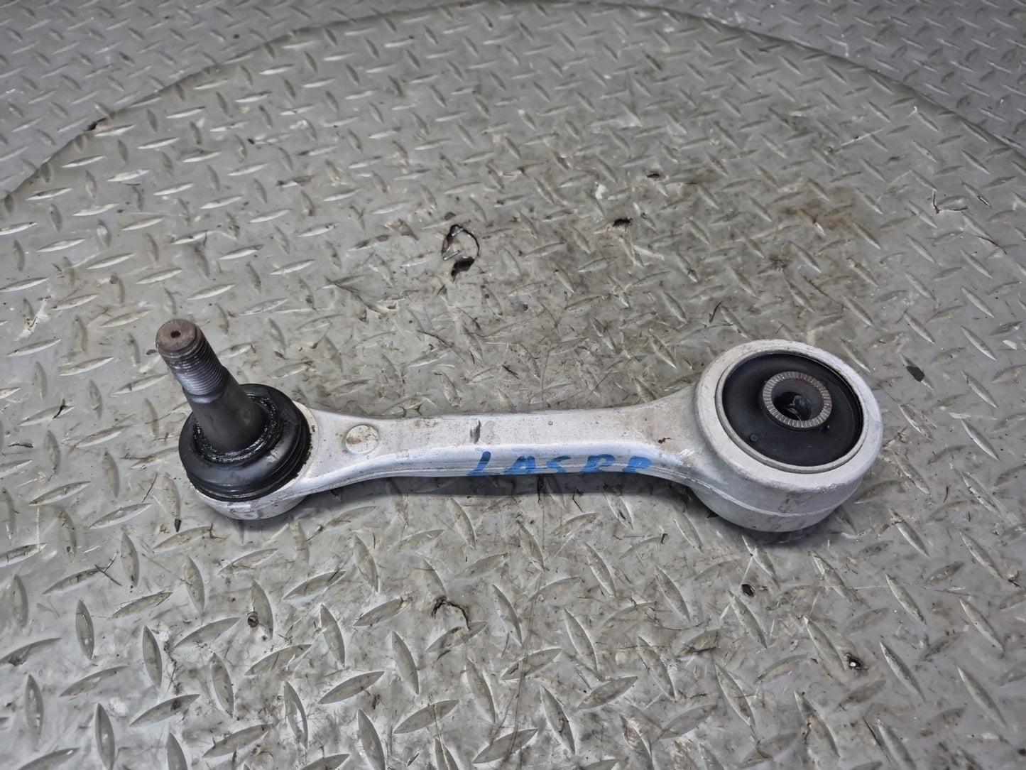 07-17 Lexus UVF46L LS600h LS460 AWD Rear Right Upper & Lower Control Arm Set OEM
