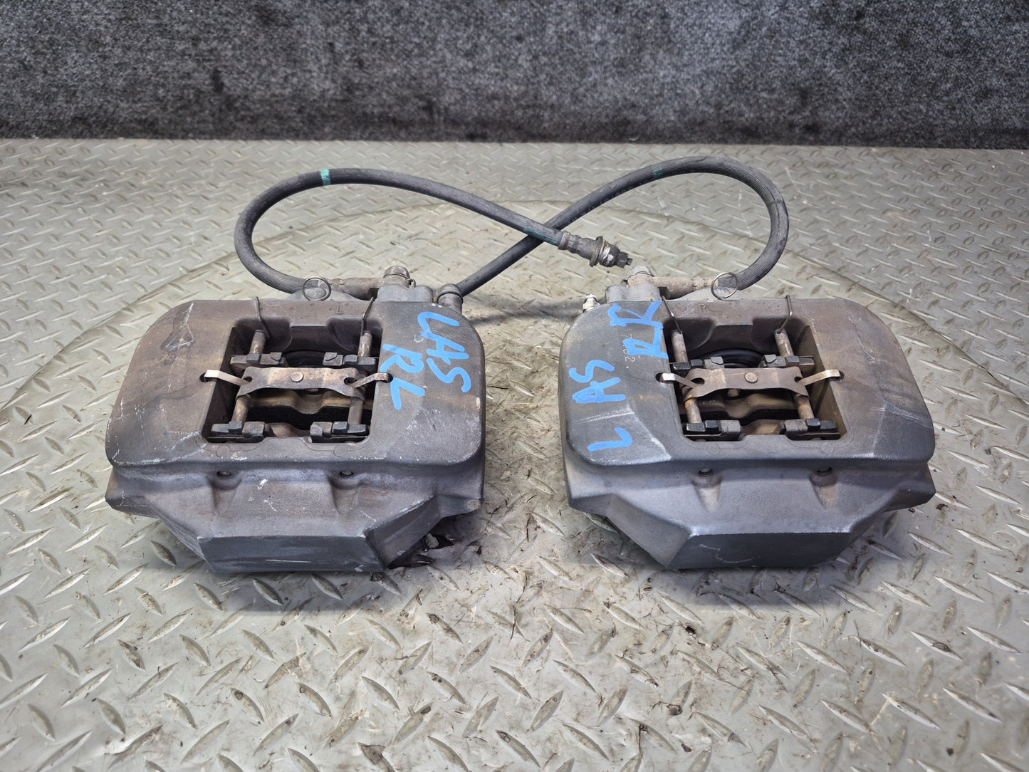 07-17 Lexus UVF46L LS600h LS460 AWD Rear Left & Right Brake Caliper Set OEM