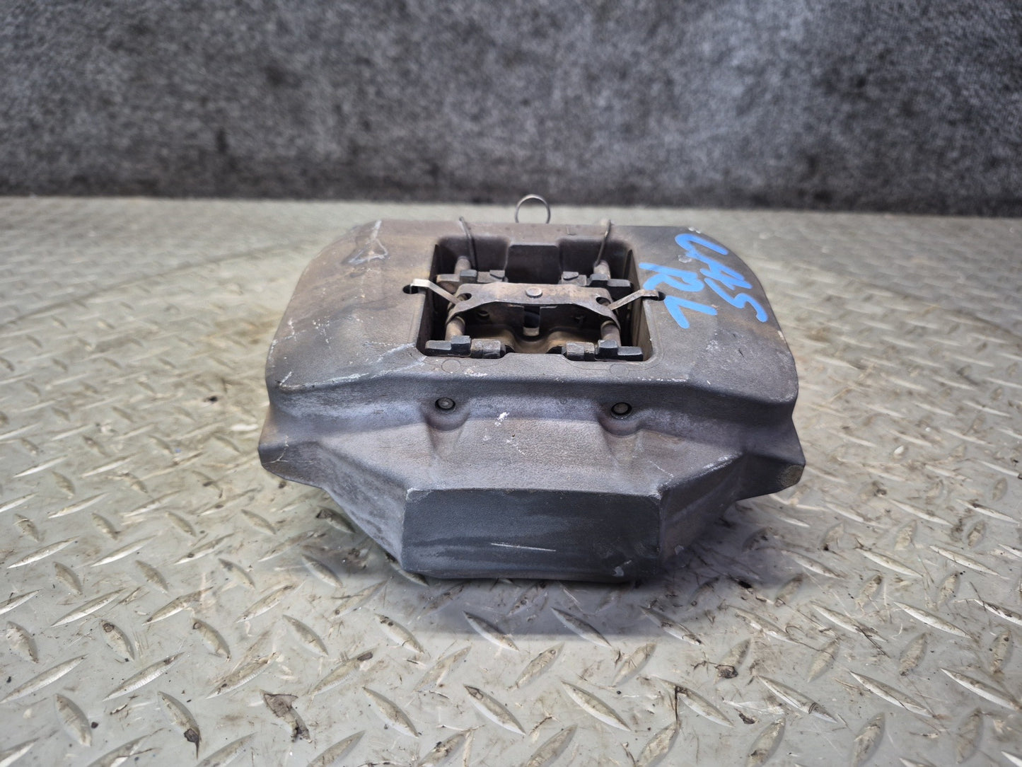 07-17 Lexus UVF46L LS600h LS460 AWD Rear Left & Right Brake Caliper Set OEM