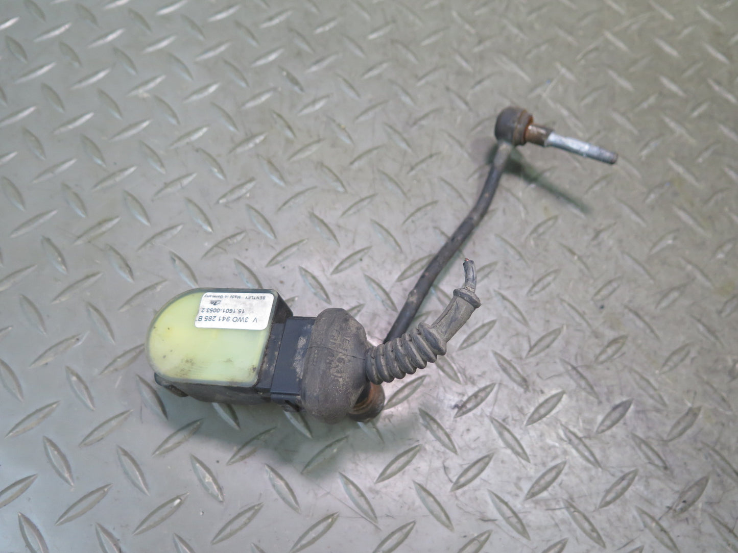 03-10 Bentley Continental GT Front Suspension Height Level Sensor Set of 2