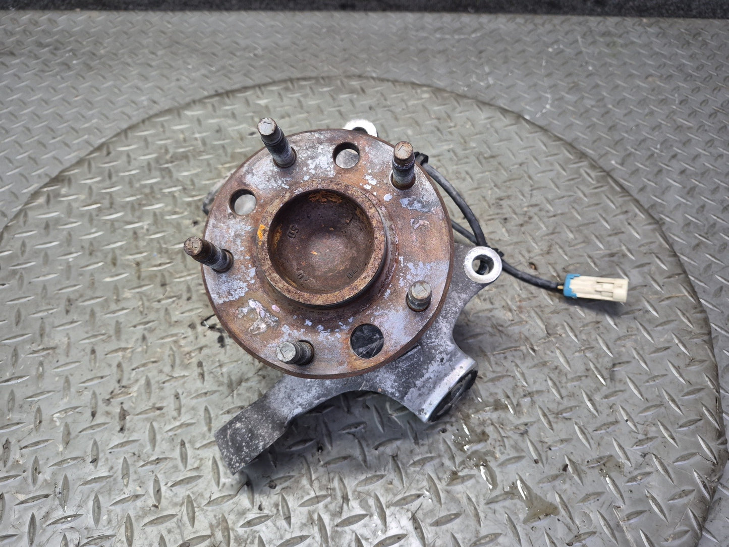 91-96 Chevrolet Corvette C4 Front Left Spindle Knuckle Wheel Hub Bearing OEM