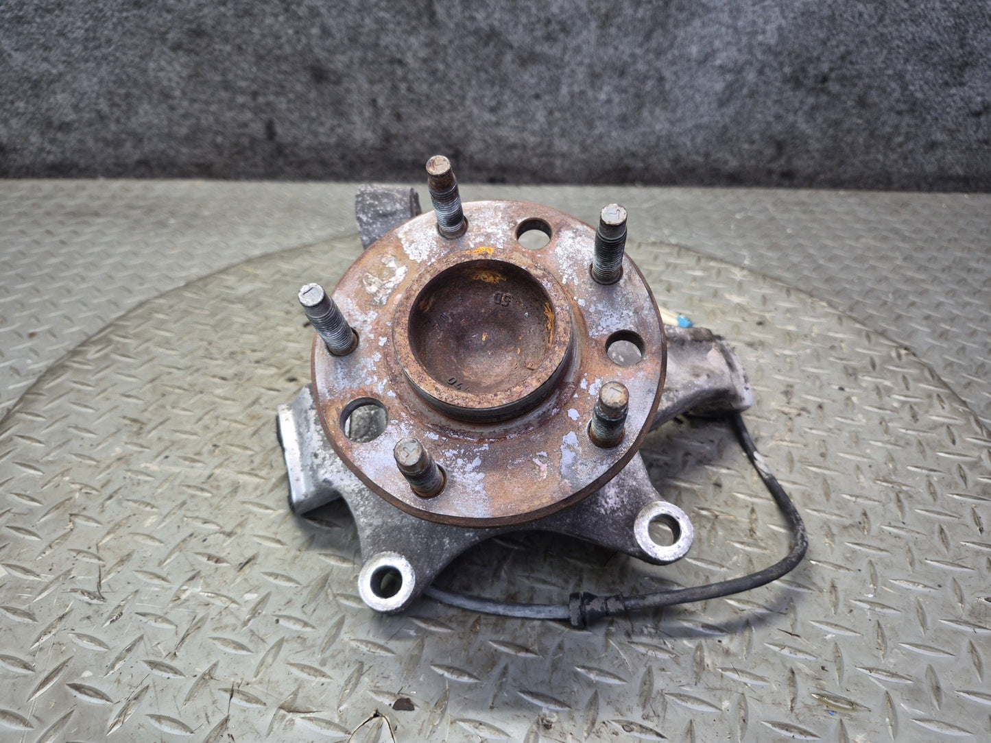 91-96 Chevrolet Corvette C4 Front Left Spindle Knuckle Wheel Hub Bearing OEM