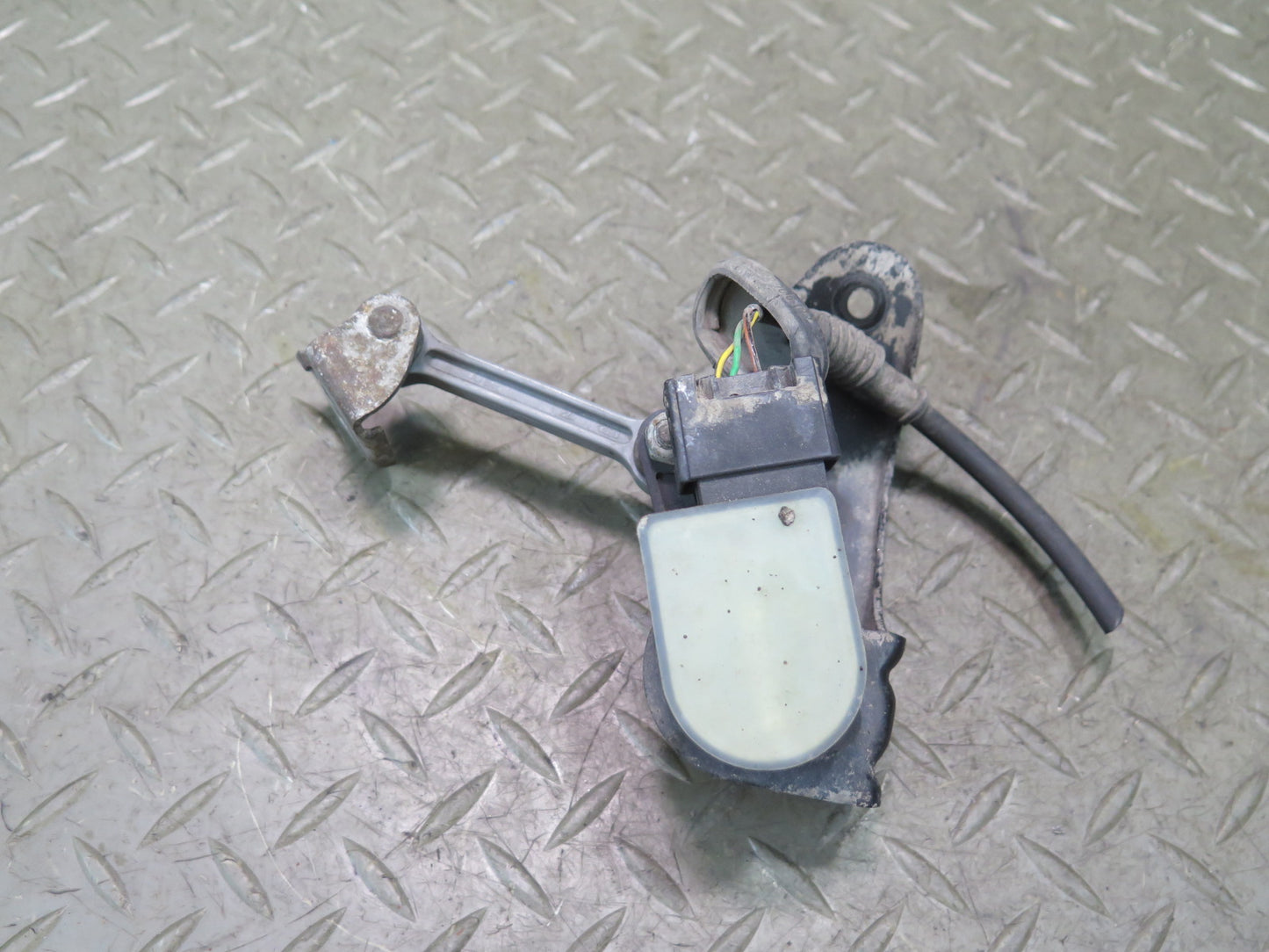 03-10 Bentley Continental GT Rear Suspension Height Level Sensor Set of 2