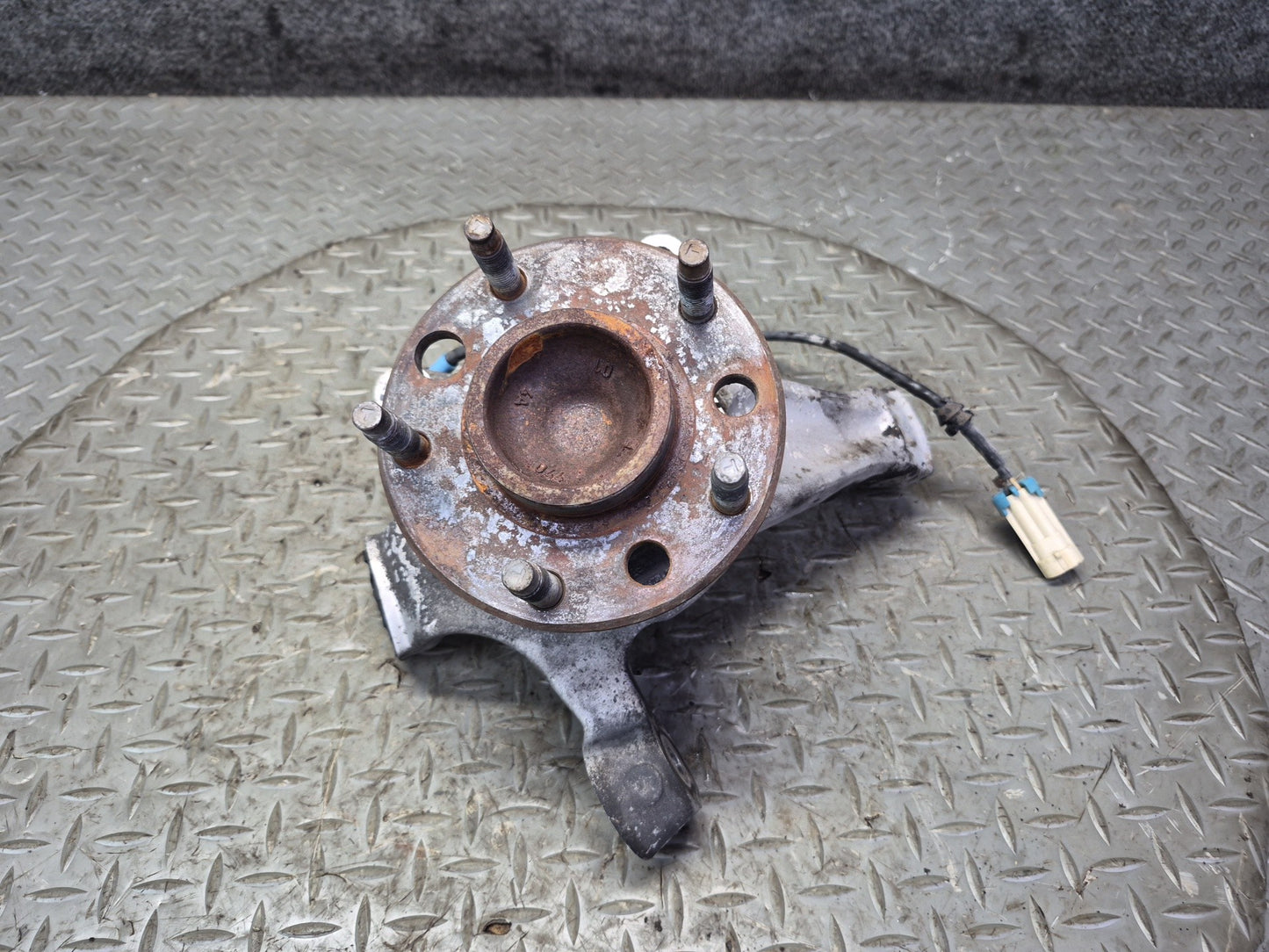 91-96 Chevrolet Corvette C4 Front Right Spindle Knuckle Wheel Hub Bearing OEM