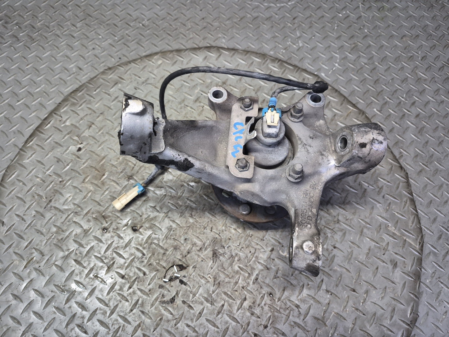 91-96 Chevrolet Corvette C4 Front Right Spindle Knuckle Wheel Hub Bearing OEM