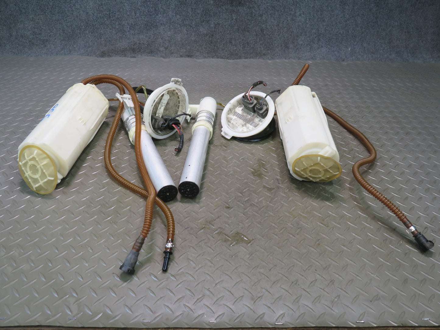 03-10 Bentley Continental GT Fuel Pump Level Sensor Sending Unit Set of 2 49K