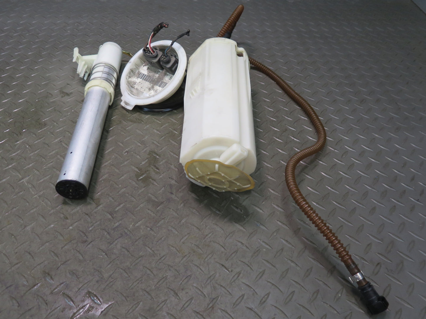 03-10 Bentley Continental GT Fuel Pump Level Sensor Sending Unit Set of 2 49K