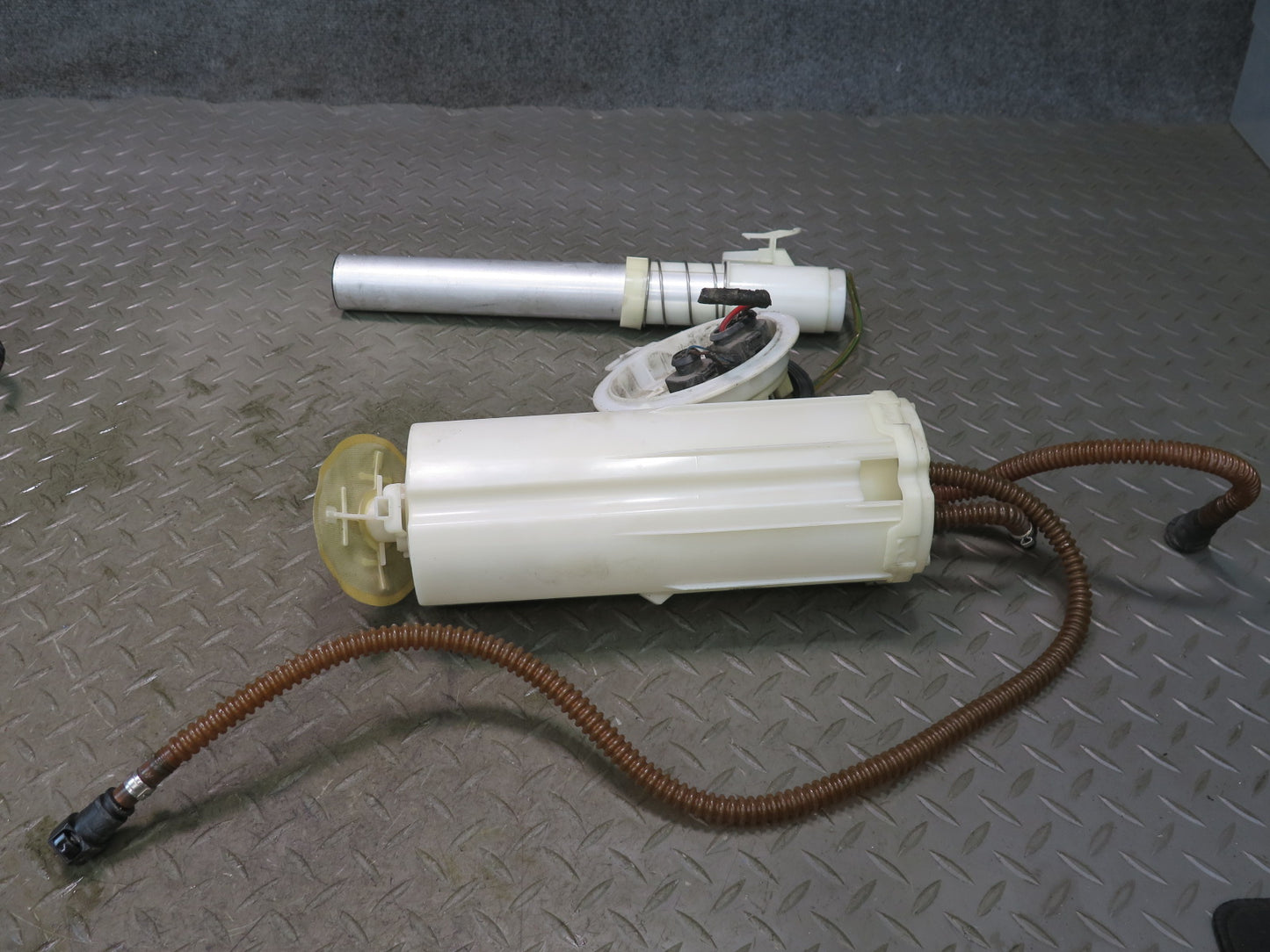 03-10 Bentley Continental GT Fuel Pump Level Sensor Sending Unit Set of 2 49K