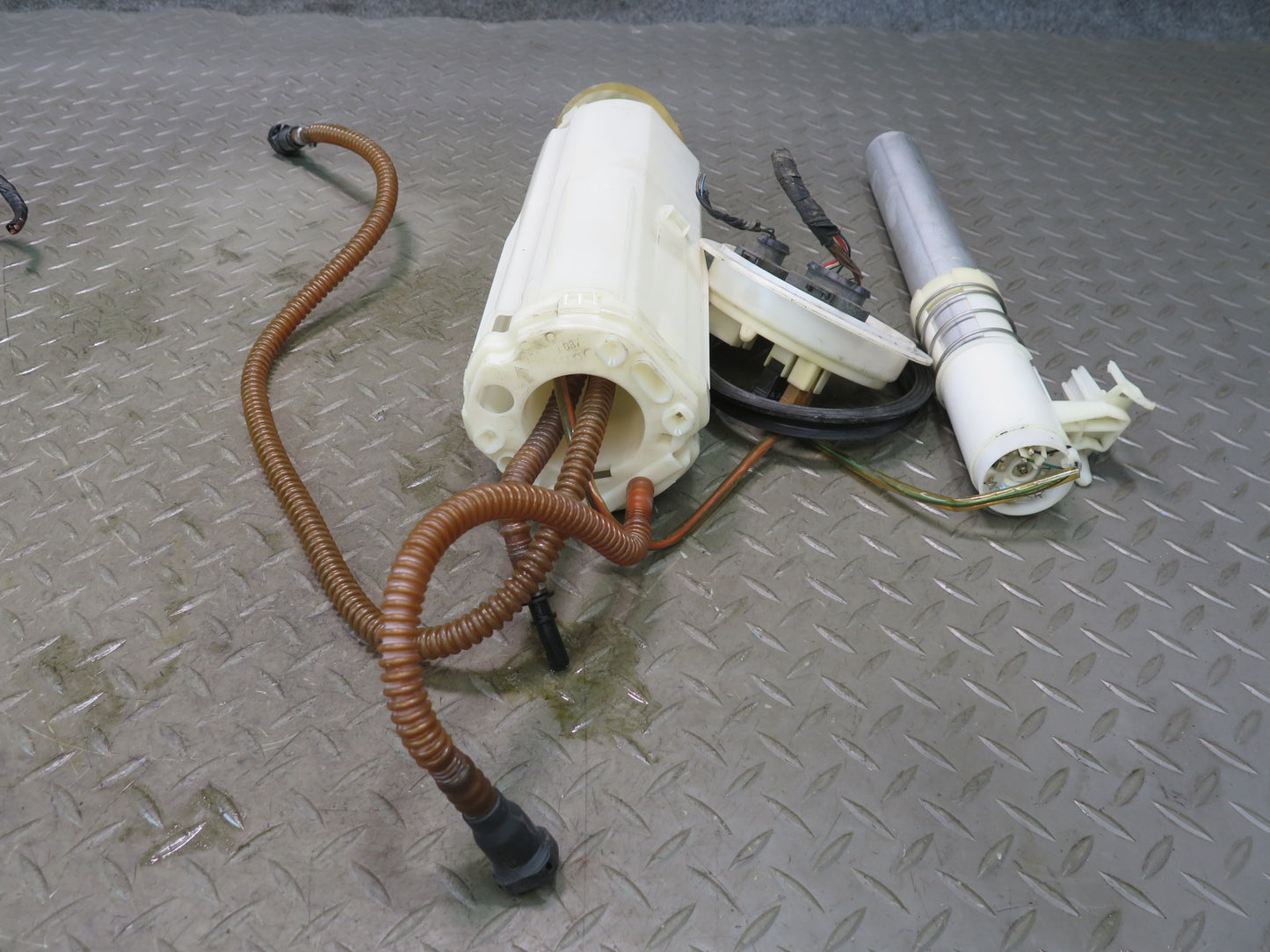 03-10 Bentley Continental GT Fuel Pump Level Sensor Sending Unit Set of 2 49K