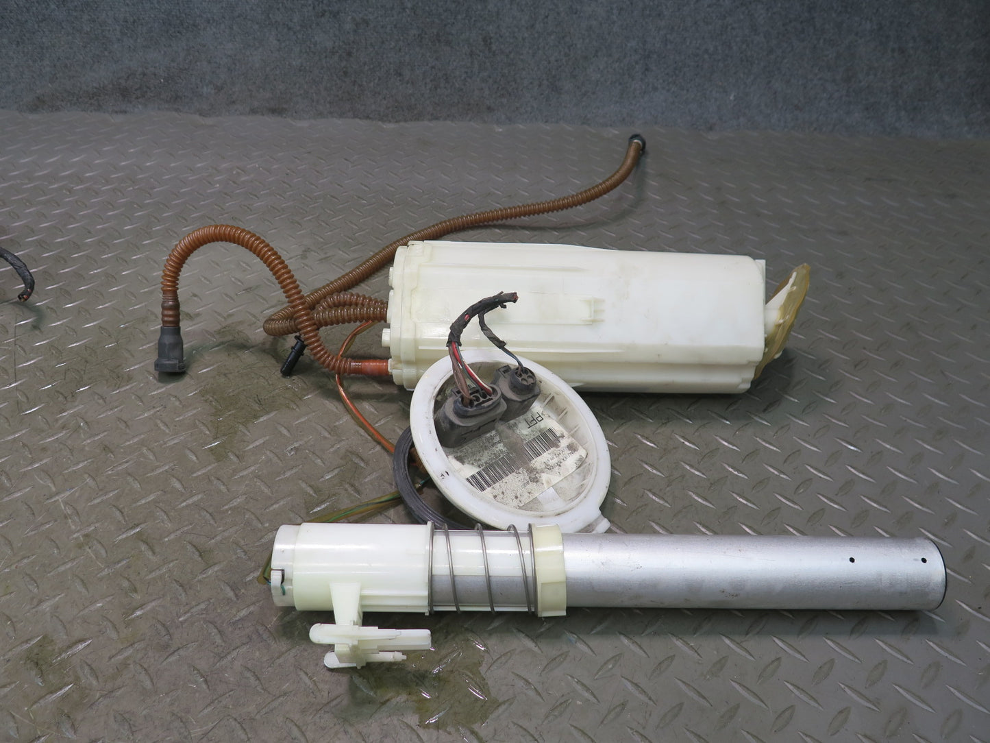 03-10 Bentley Continental GT Fuel Pump Level Sensor Sending Unit Set of 2 49K