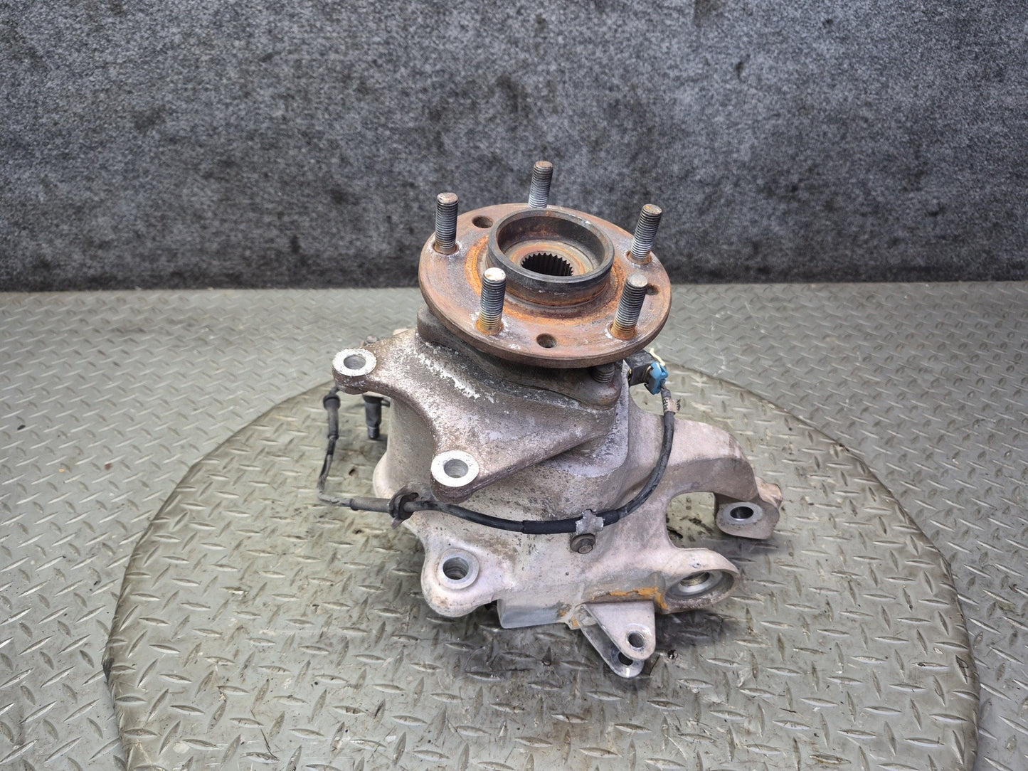 91-96 Chevrolet Corvette C4 Rear Right Spindle Knuckle Wheel Hub Bearing OEM