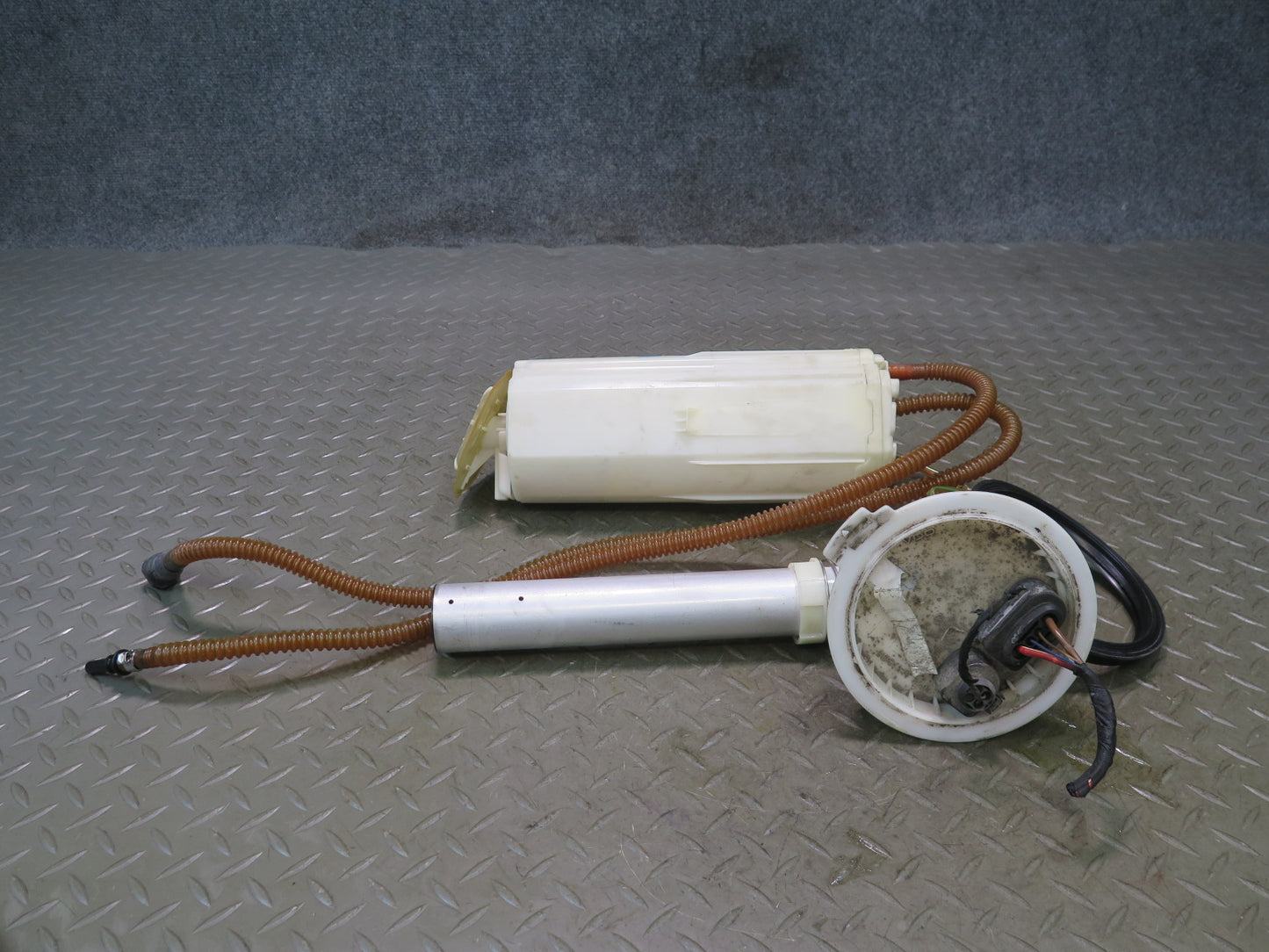 03-10 Bentley Continental GT Fuel Pump Level Sensor Sending Unit Set of 2 49K